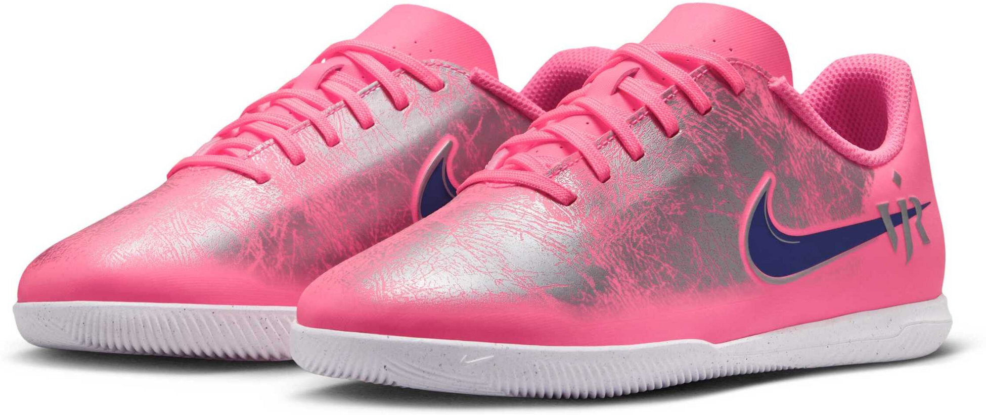 NIKE, Older Kids' Indoor Court Low-top Football Shoes Jr. Mercurial Vapor 16 Club 'vini Jr'.