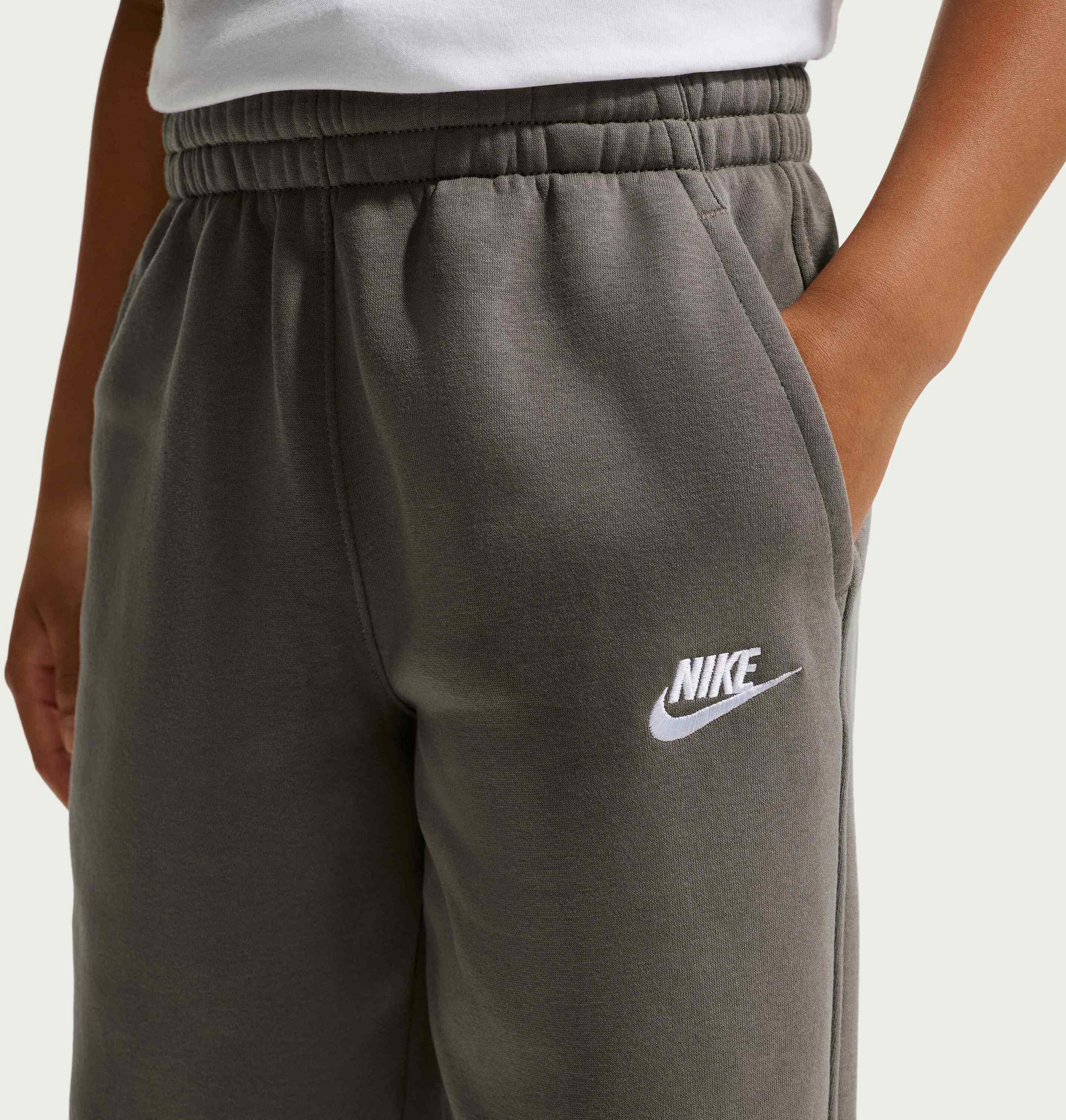 NIKE, Older Kids' Joggers Sportswear Club Fleece