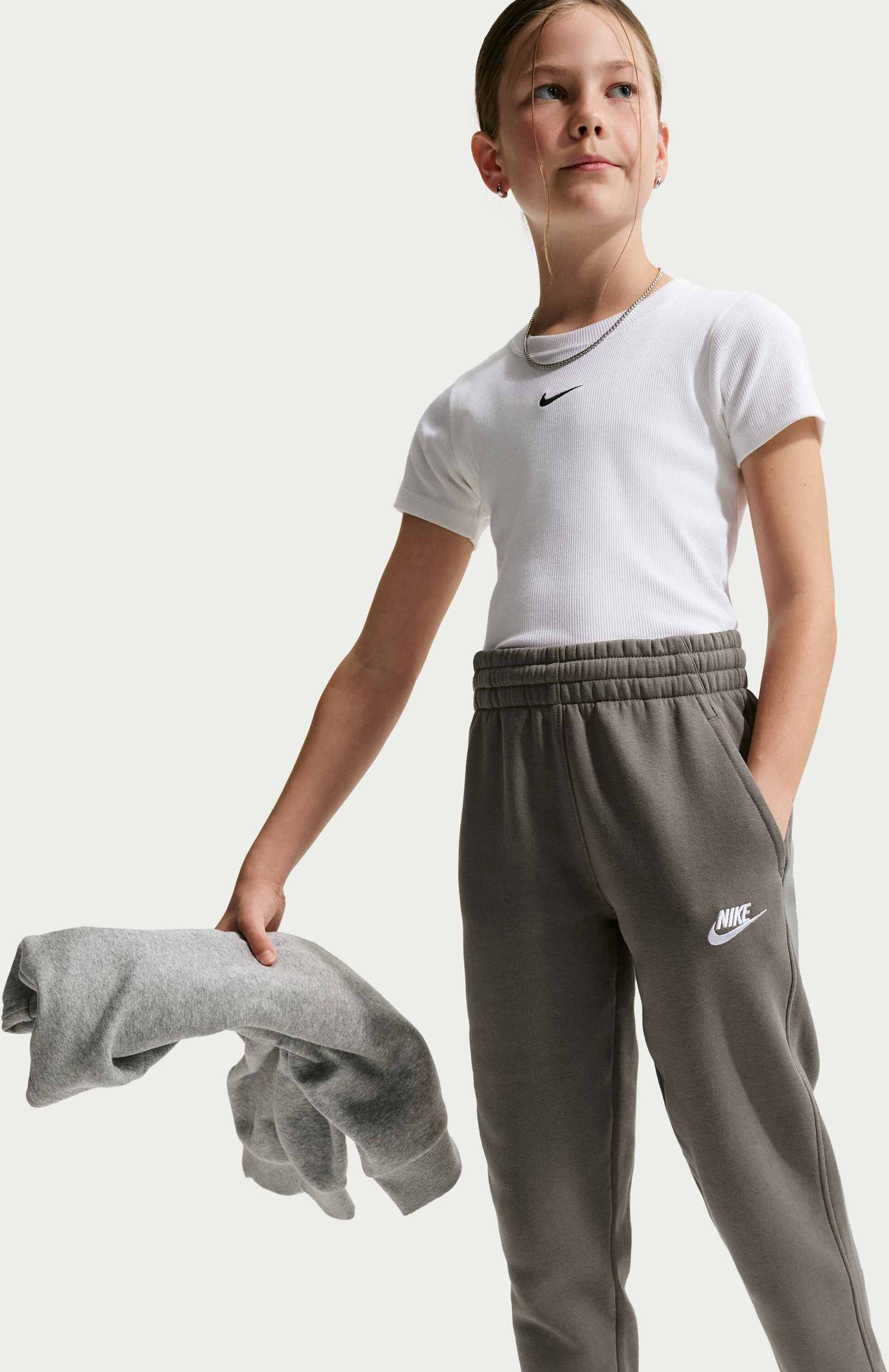 NIKE, Older Kids' Joggers Sportswear Club Fleece