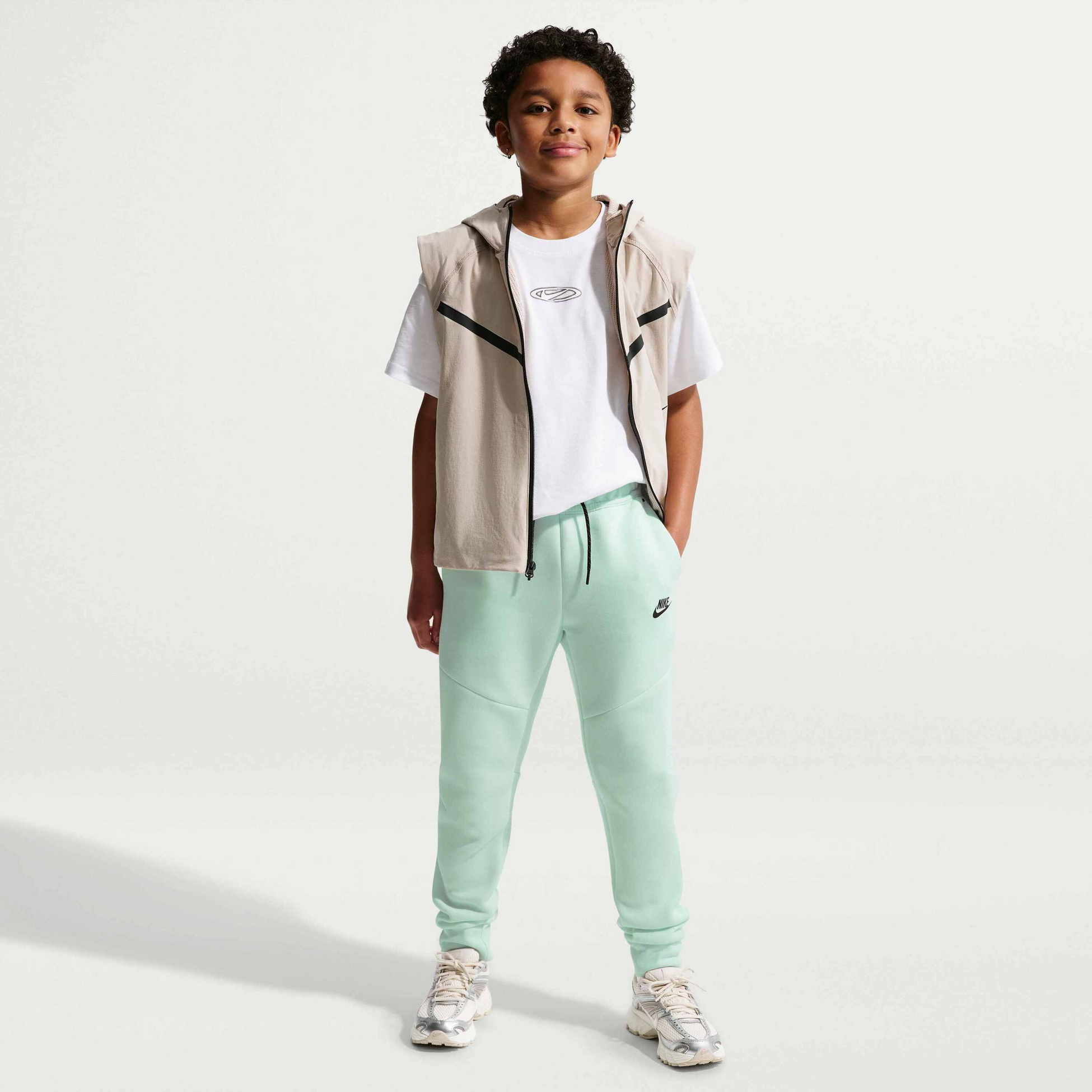 NIKE, Older Kids' Joggers Sportswear Tech Fleece