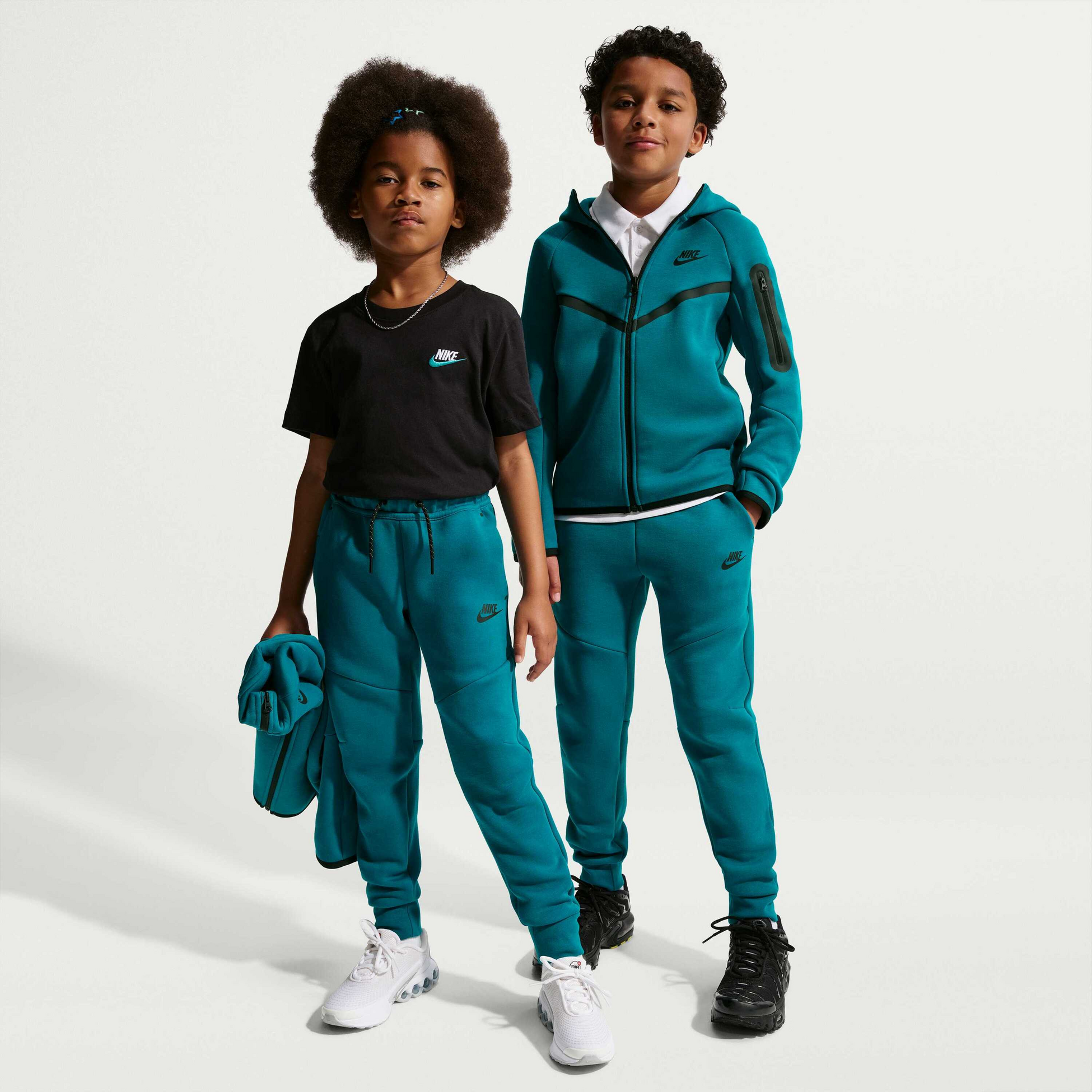 NIKE, Older Kids' Joggers Sportswear Tech Fleece
