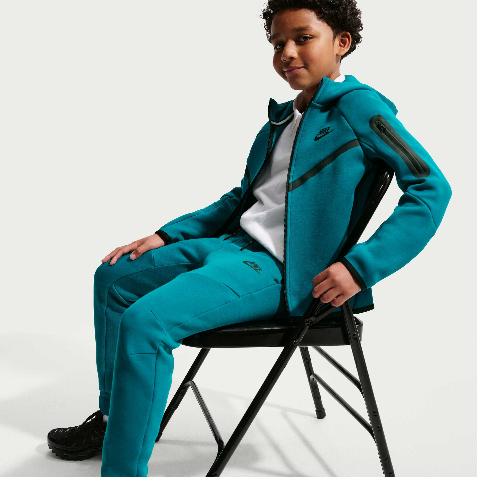 NIKE, Older Kids' Joggers Sportswear Tech Fleece