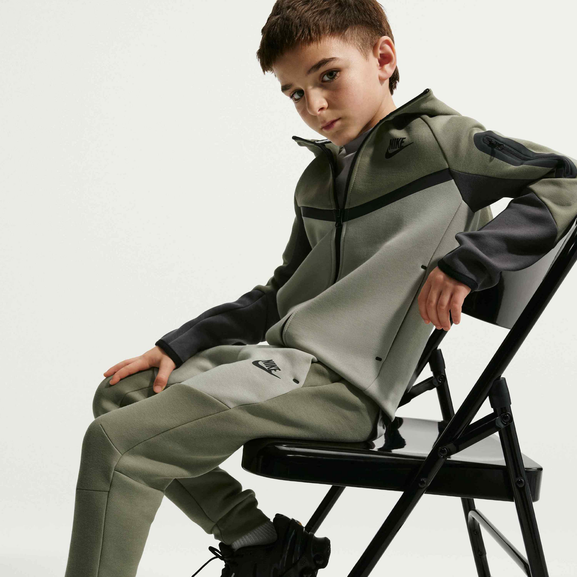NIKE, Older Kids' Joggers Sportswear Tech Fleece