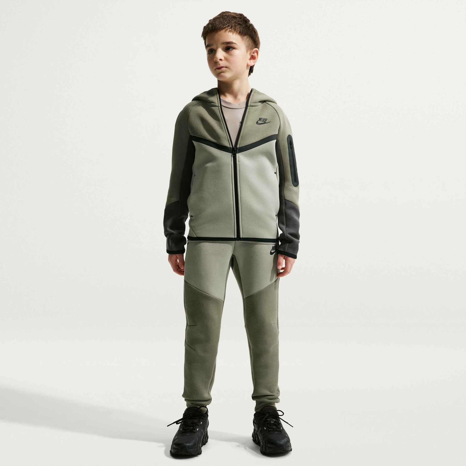 NIKE, Older Kids' Joggers Sportswear Tech Fleece