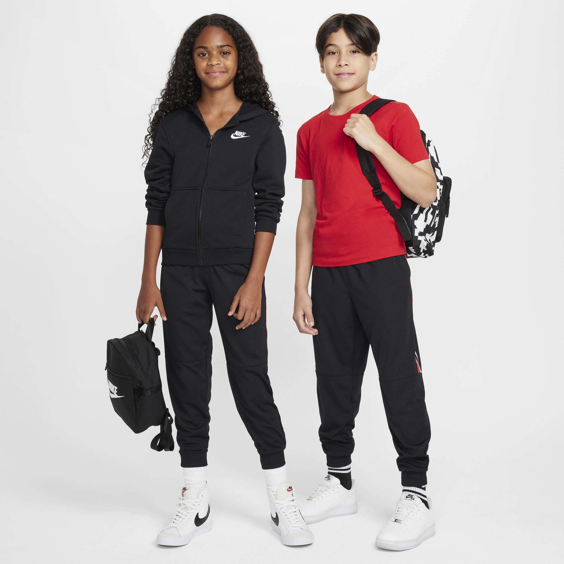 NIKE, Older Kids' Knit Joggers Sportswear Club