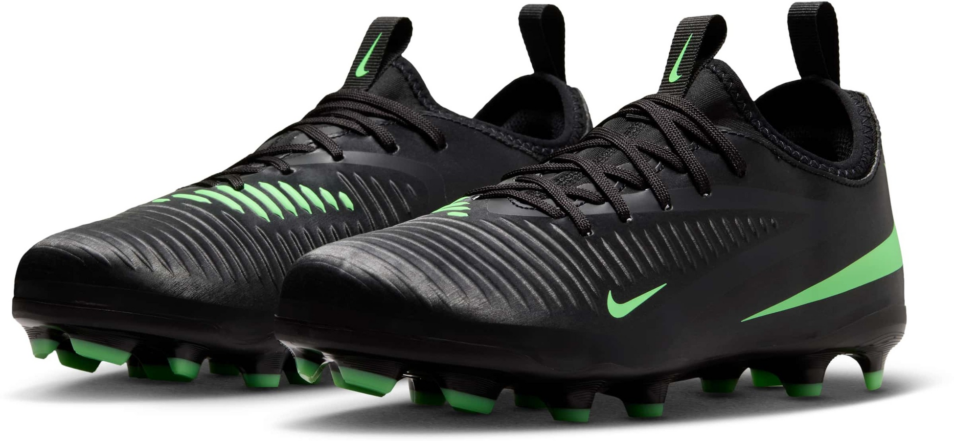 NIKE, Older Kids' Multi-ground Football Boot Jr. Phantom 6 Low Academy
