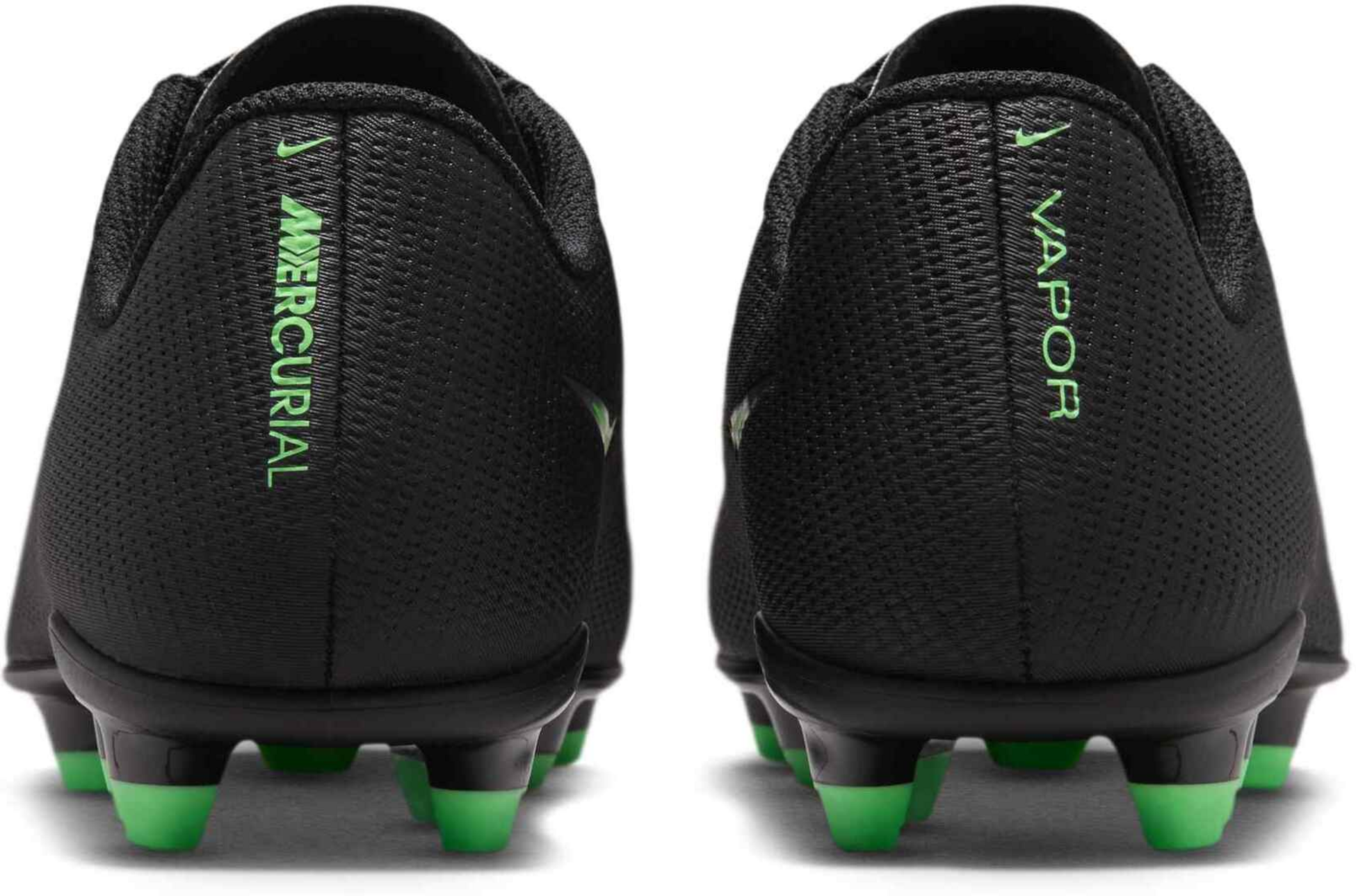 NIKE, Older Kids' Multi-ground Low-top Football Boot Jr. Mercurial Vapor 17 Club