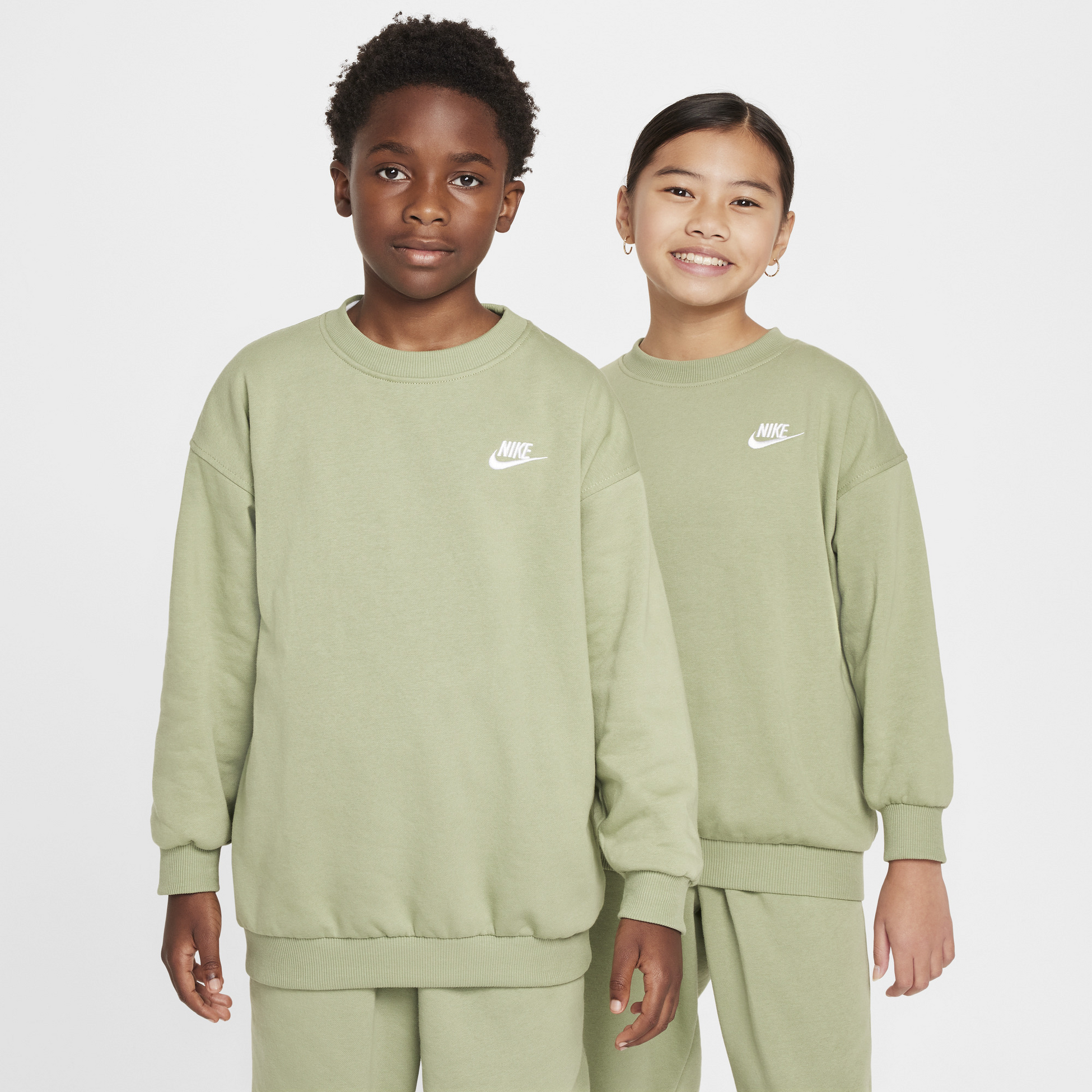 NIKE, Older Kids' Oversized Sweatshirt Sportswear Club Fleece