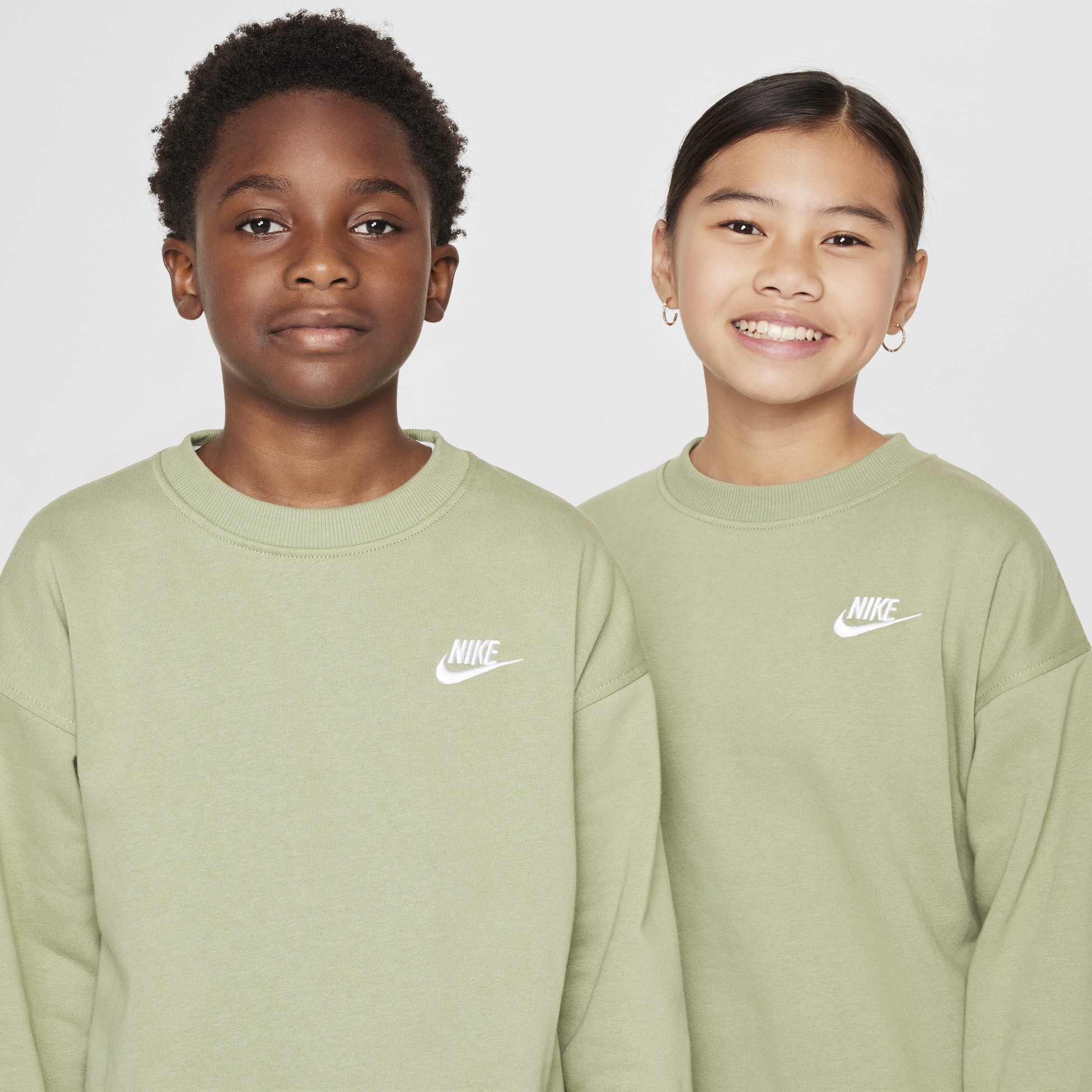 NIKE, Older Kids' Oversized Sweatshirt Sportswear Club Fleece