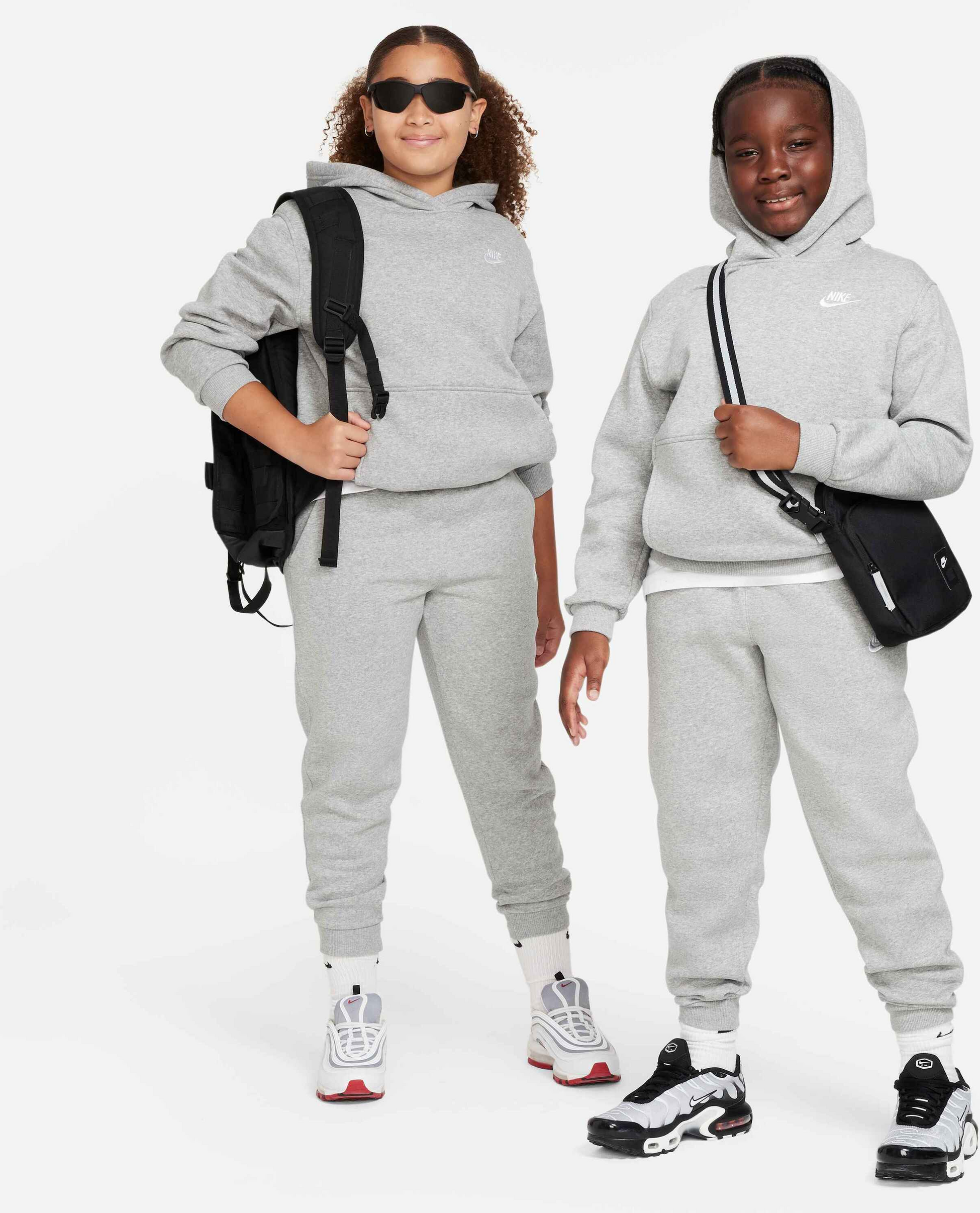 NIKE, Older Kids' Pullover Hoodie (extended Size) Sportswear Club Fleece