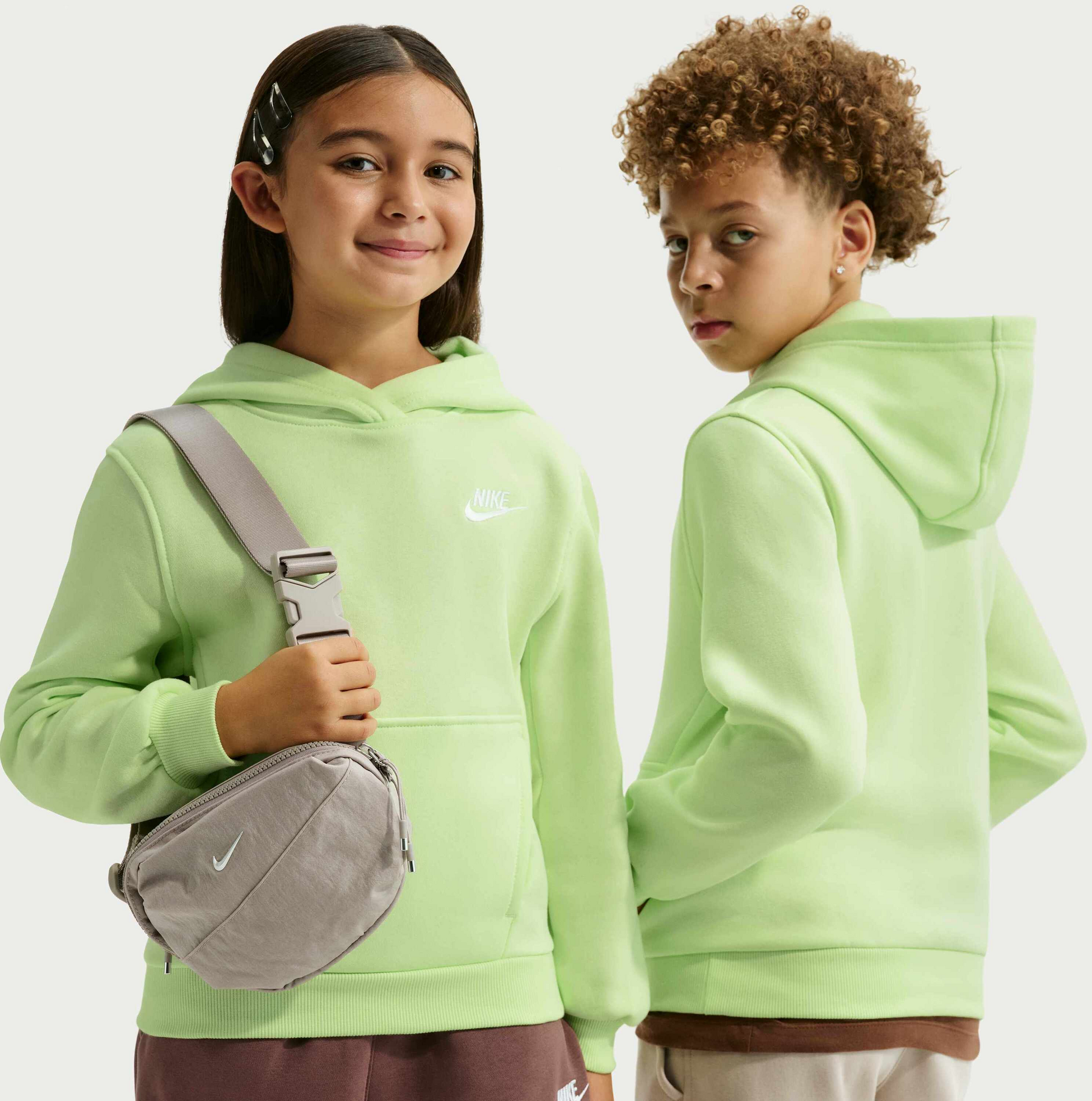 NIKE, Older Kids' Pullover Hoodie Sportswear Club Fleece