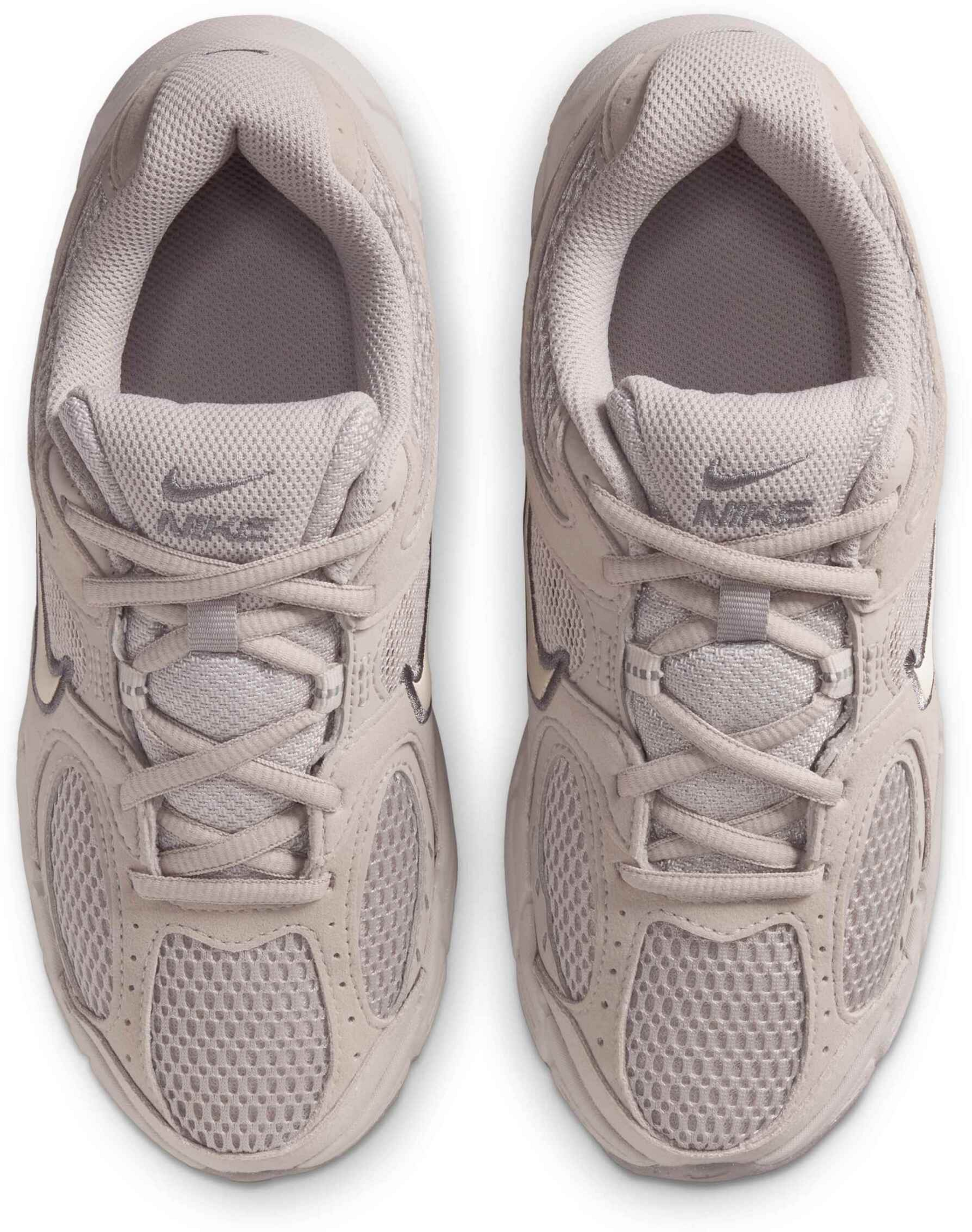 NIKE, Older Kids' Shoes V5 Runner Suede