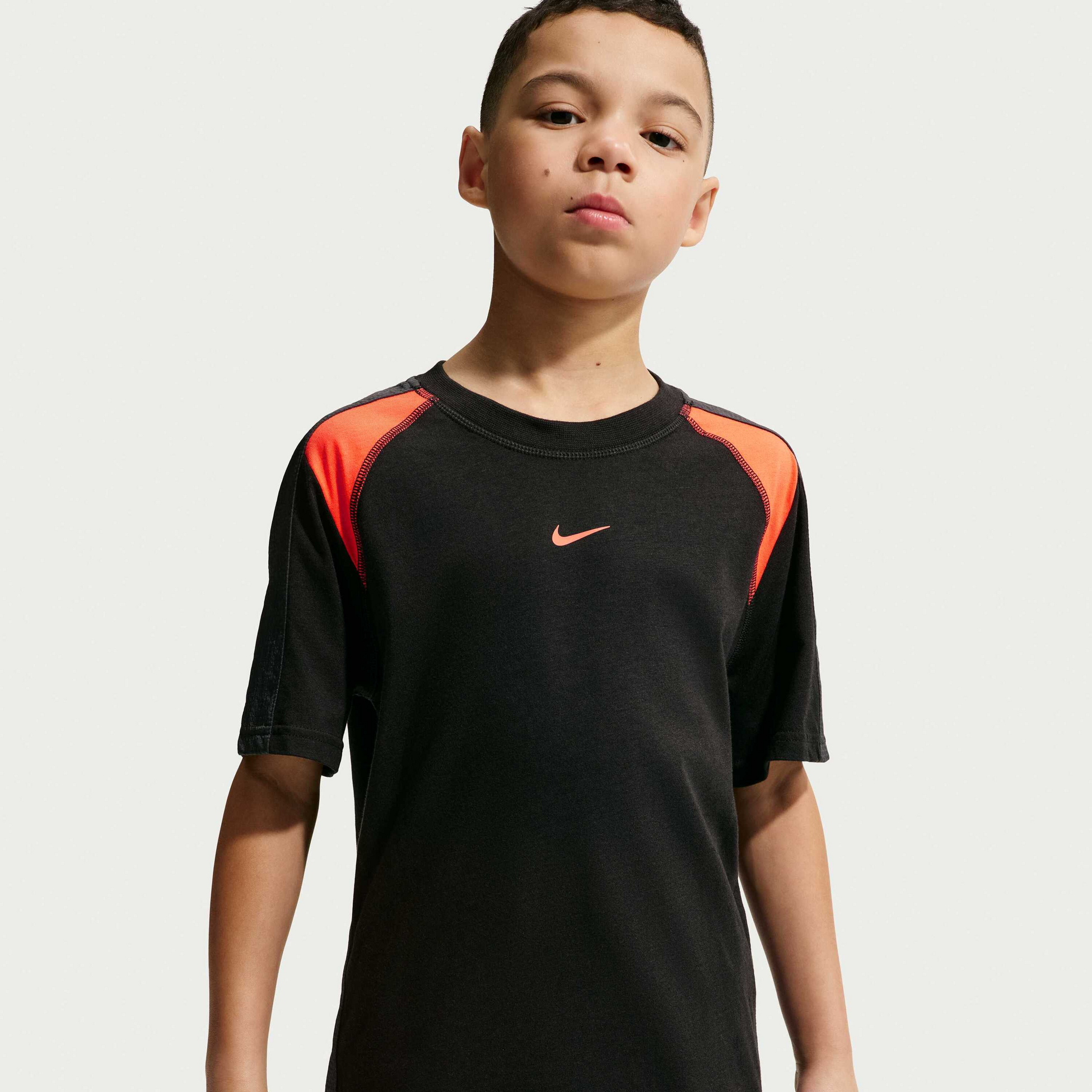 NIKE, Older Kids' Short-sleeve Top Sportswear City Utility