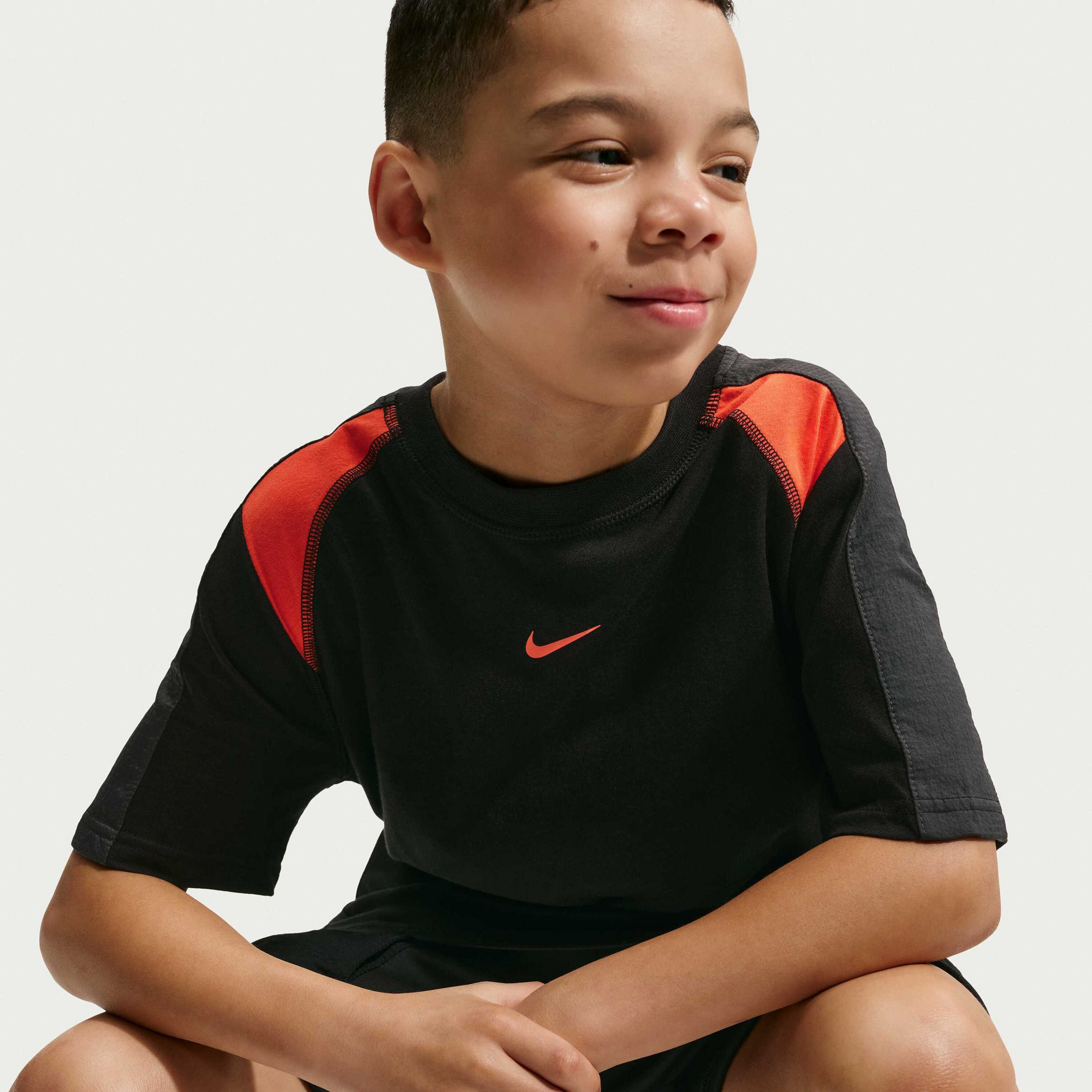 NIKE, Older Kids' Short-sleeve Top Sportswear City Utility