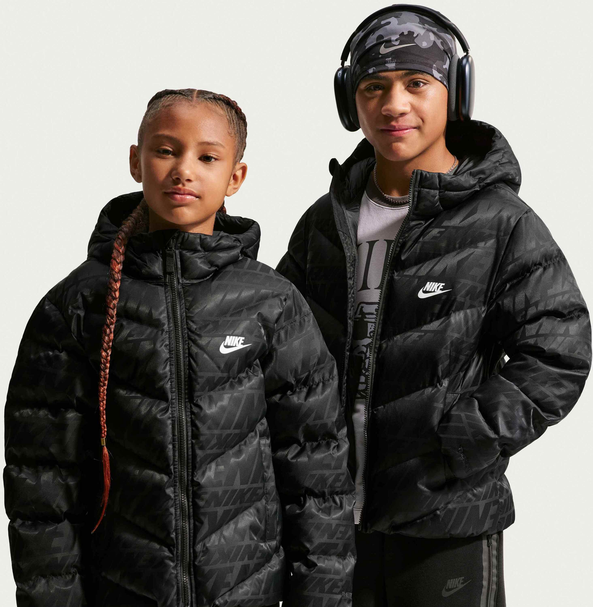 NIKE, Older Kids' Therma-fit Loose Hooded Puffer Jacket Sportswear 'all Day Play'