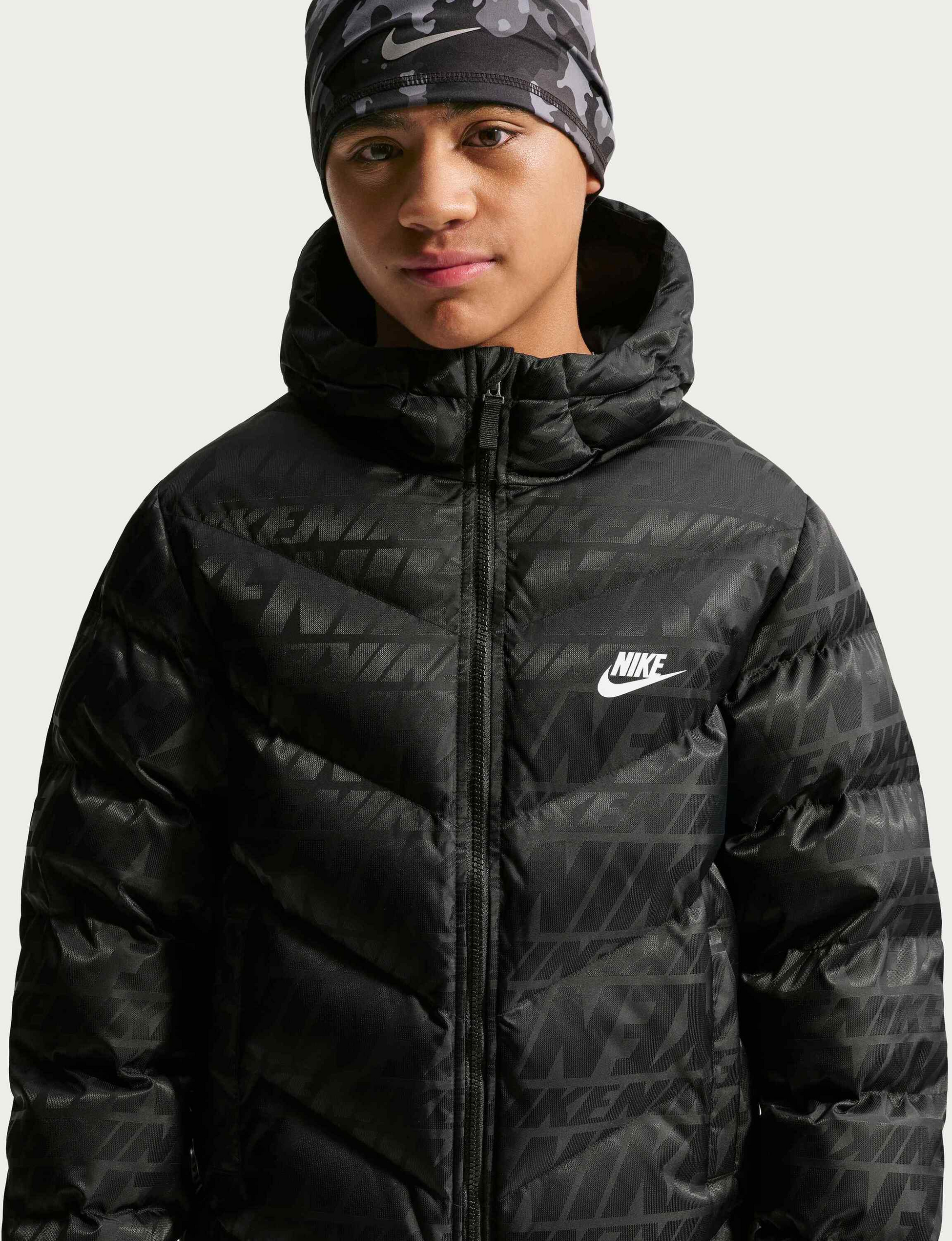 NIKE, Older Kids' Therma-fit Loose Hooded Puffer Jacket Sportswear 'all Day Play'