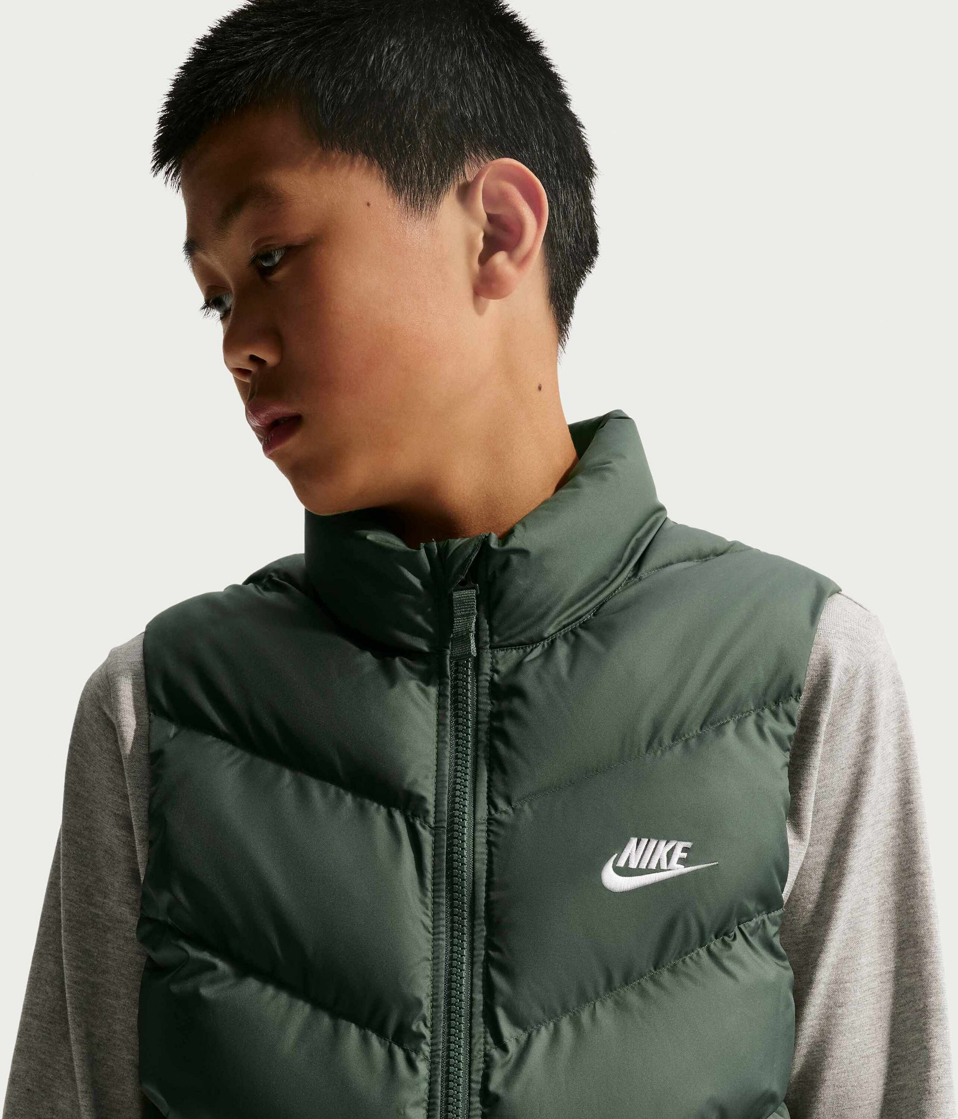 NIKE, Older Kids' Therma-fit Loose-fit Puffer Gilet Sportswear All Day Play