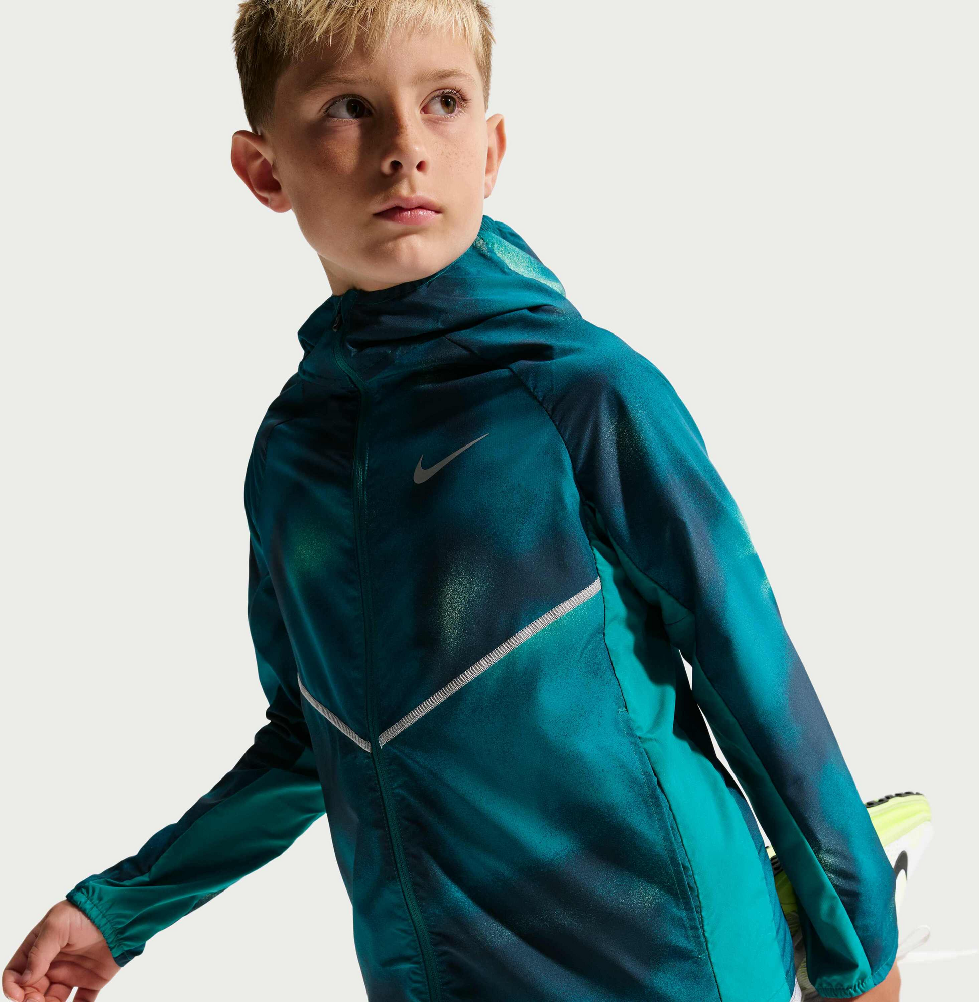 NIKE, Older Kids' Uv + Repel Jacket Miler
