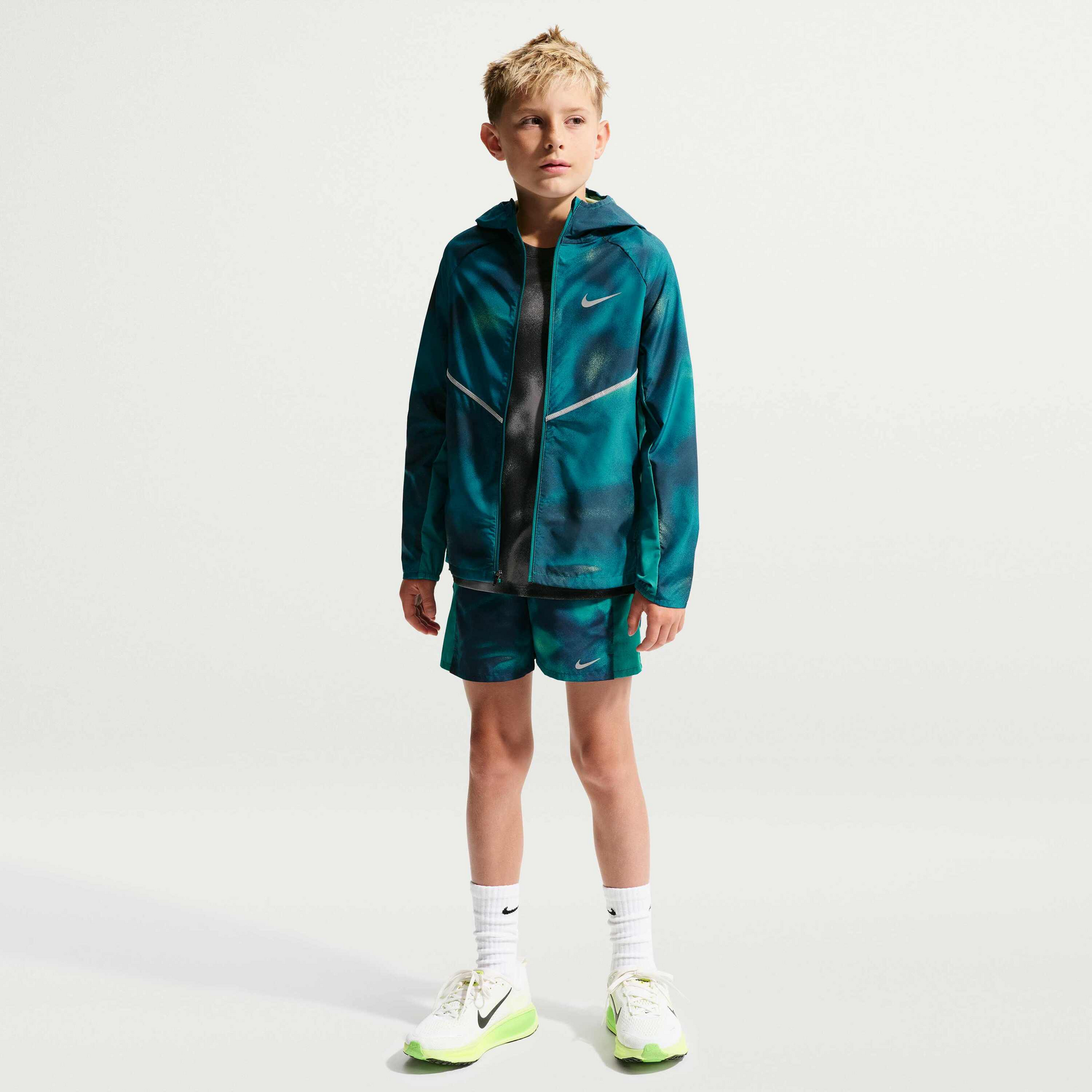 NIKE, Older Kids' Uv + Repel Jacket Miler