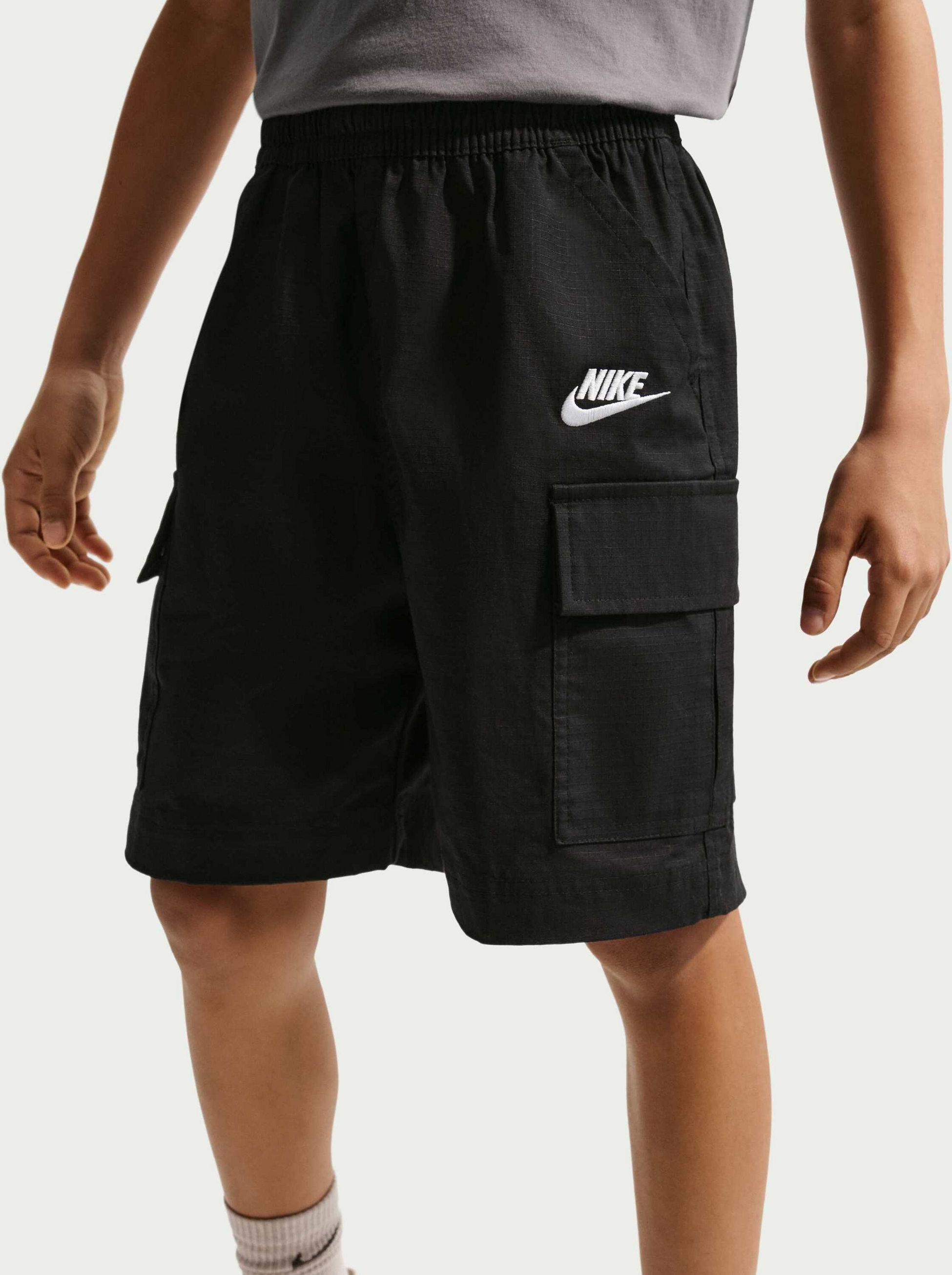NIKE, Older Kids' Woven Cargo Shorts Sportswear Club