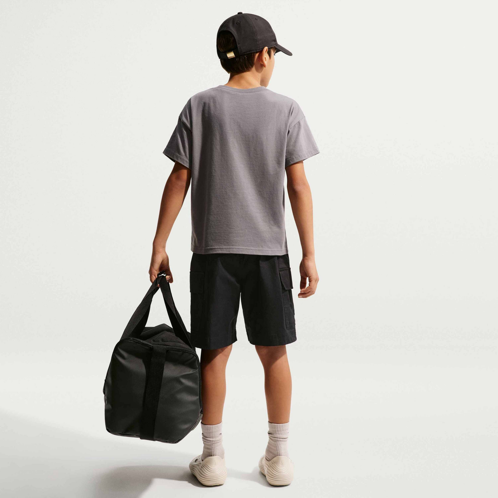 NIKE, Older Kids' Woven Cargo Shorts Sportswear Club