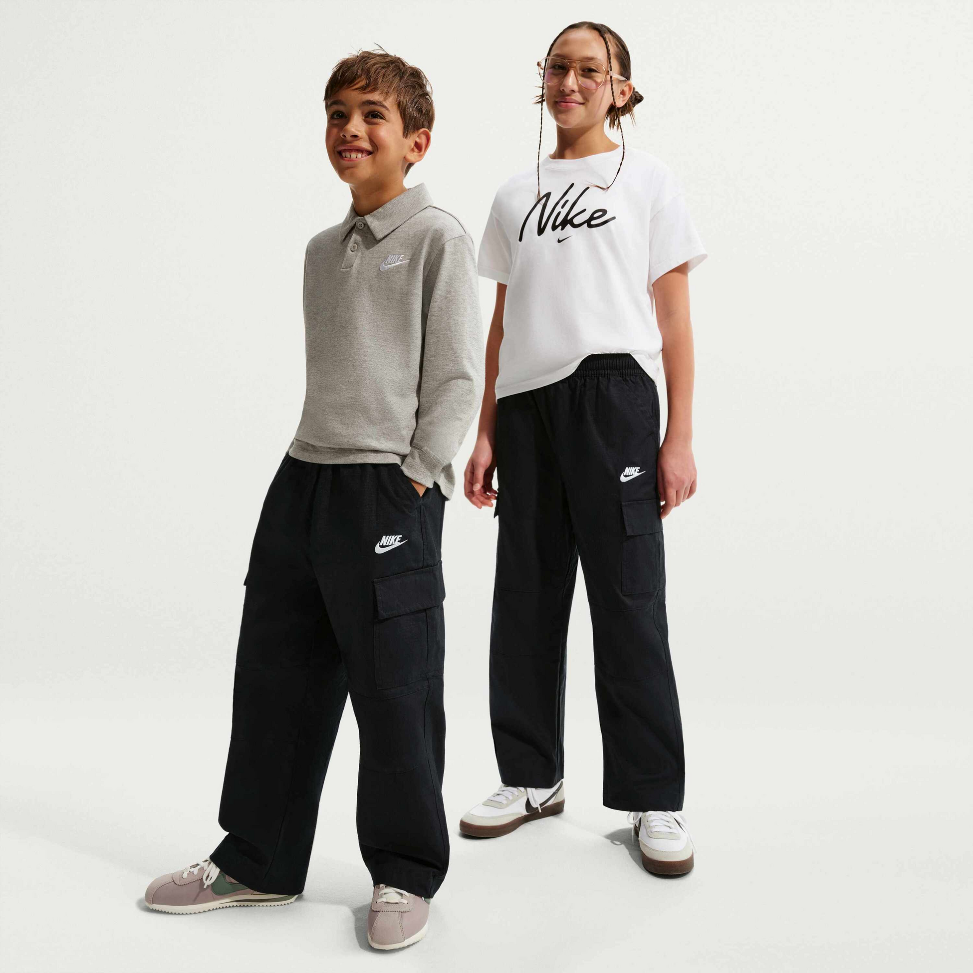 NIKE, Older Kids' Woven Cargo Trousers Sportswear Club