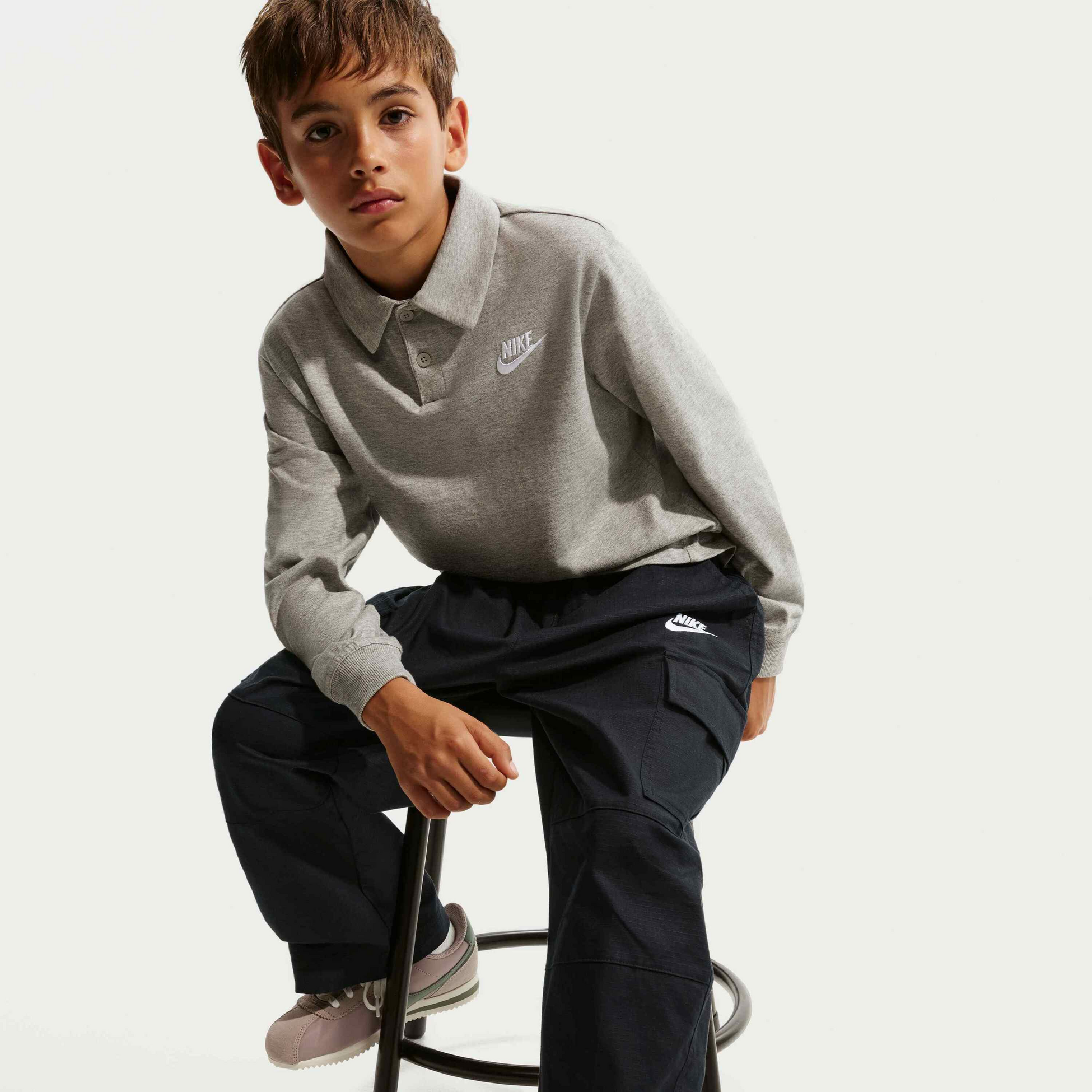 NIKE, Older Kids' Woven Cargo Trousers Sportswear Club