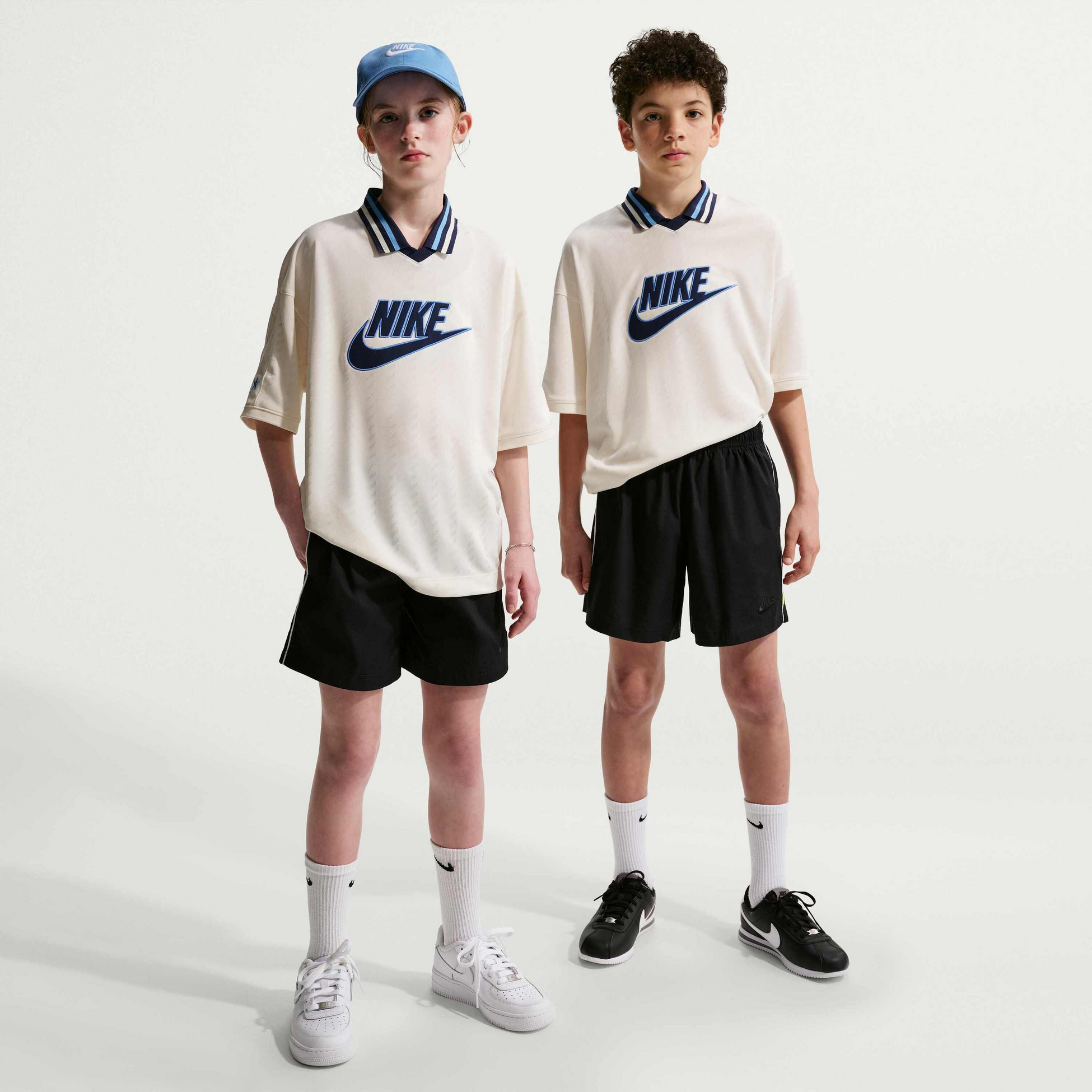 NIKE, Older Kids' Woven Shorts Sportswear
