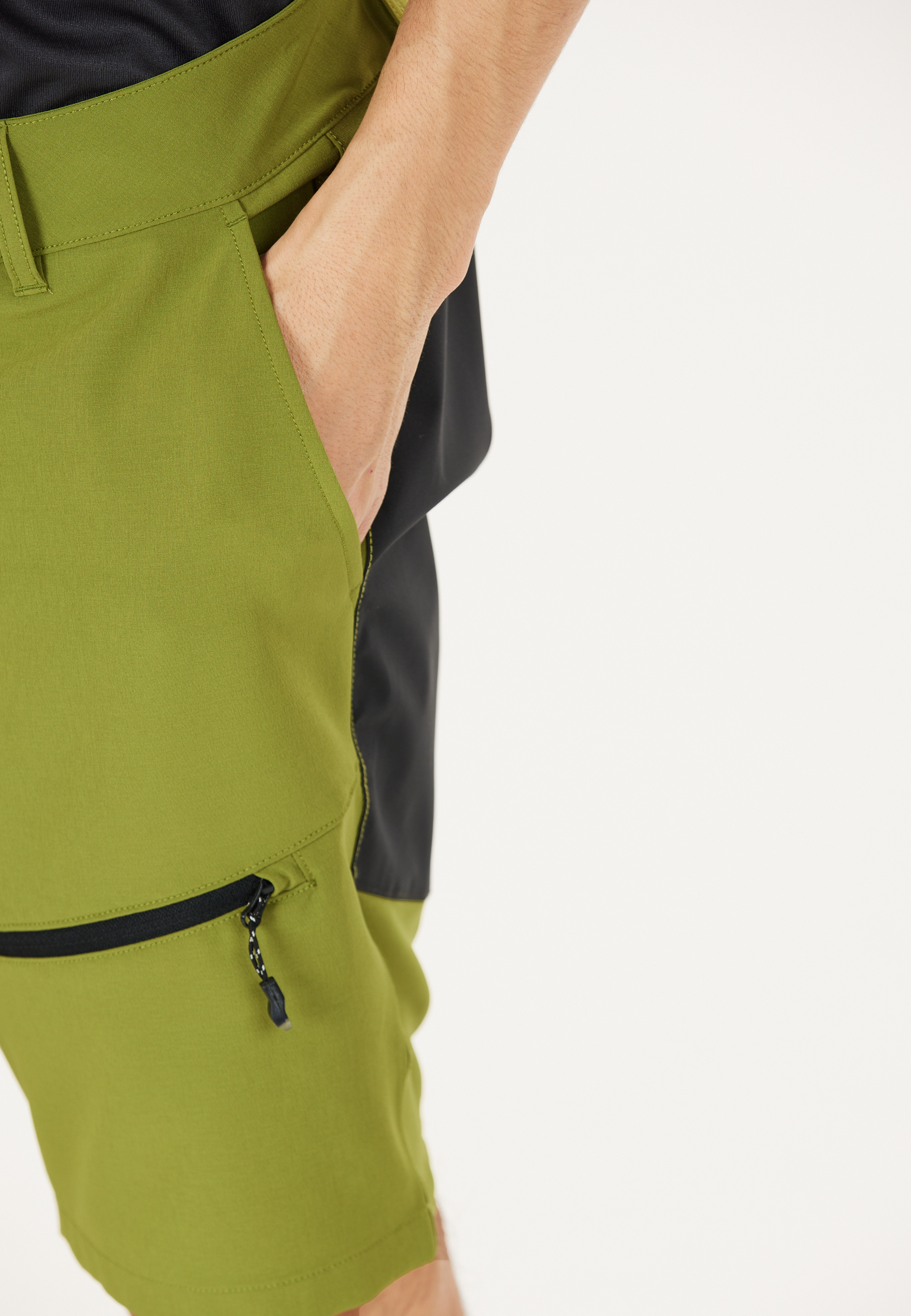 WHISTLER, Outdoor Shorts