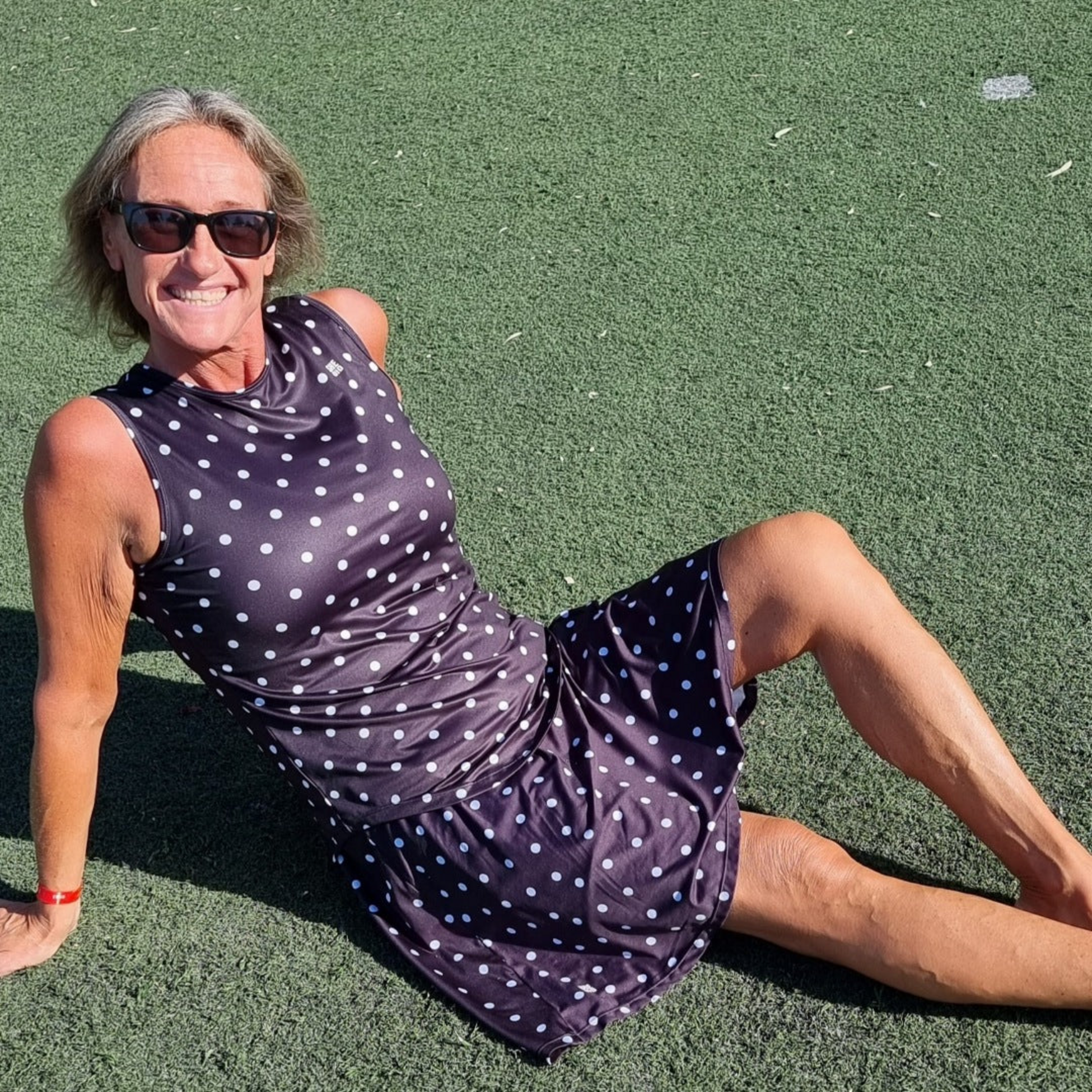 SHE DID, Prickigt Linne Svart