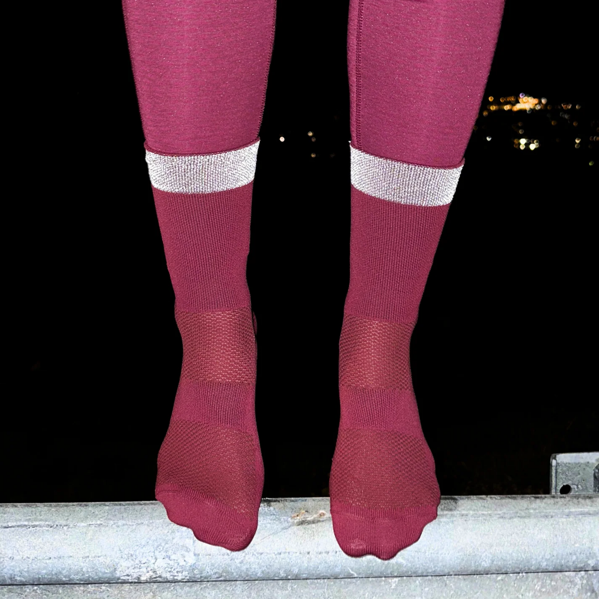 SAVVYDAYS, Reflective Twilight Functional Crew Socks