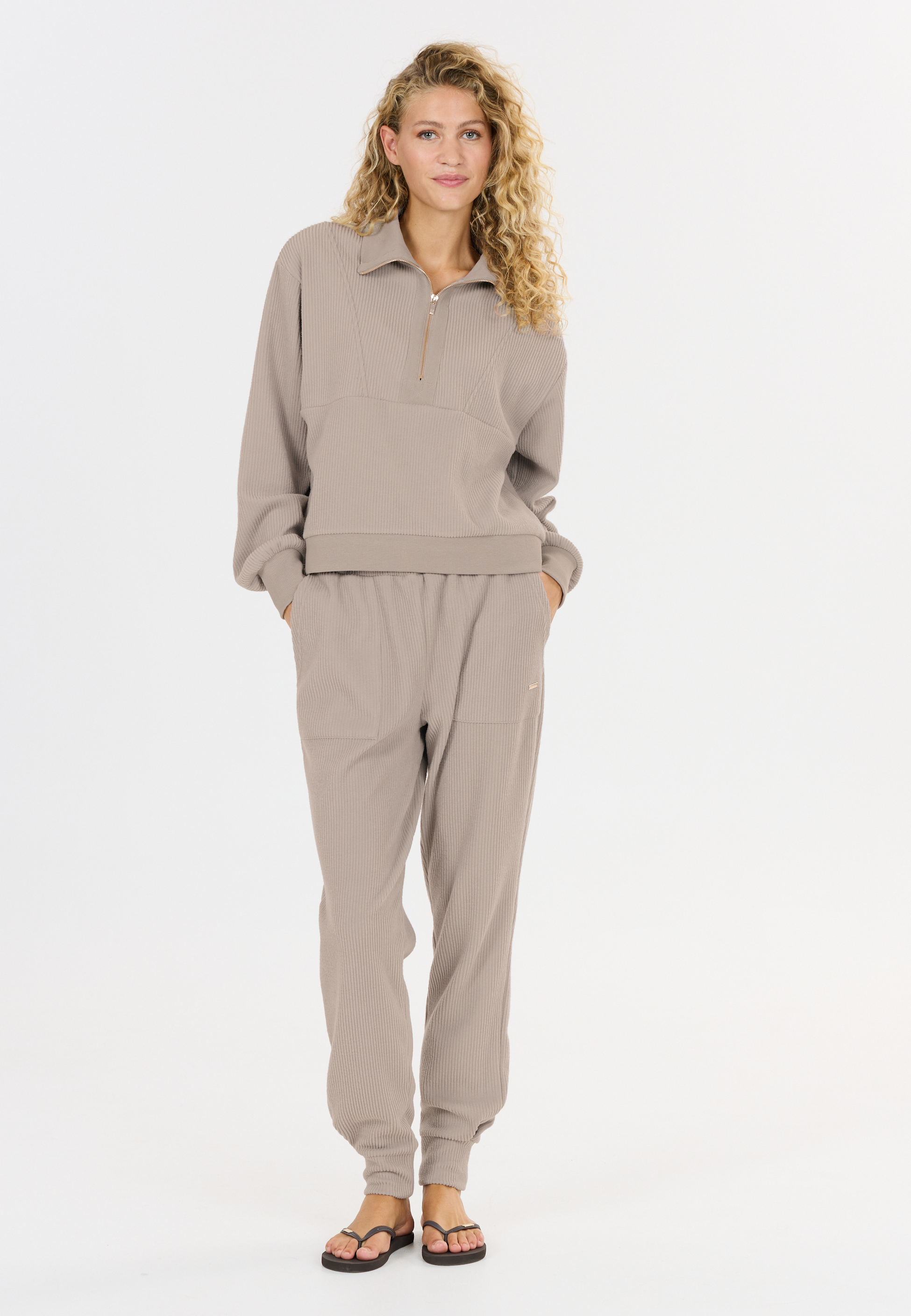 ATHLECIA, Reiley