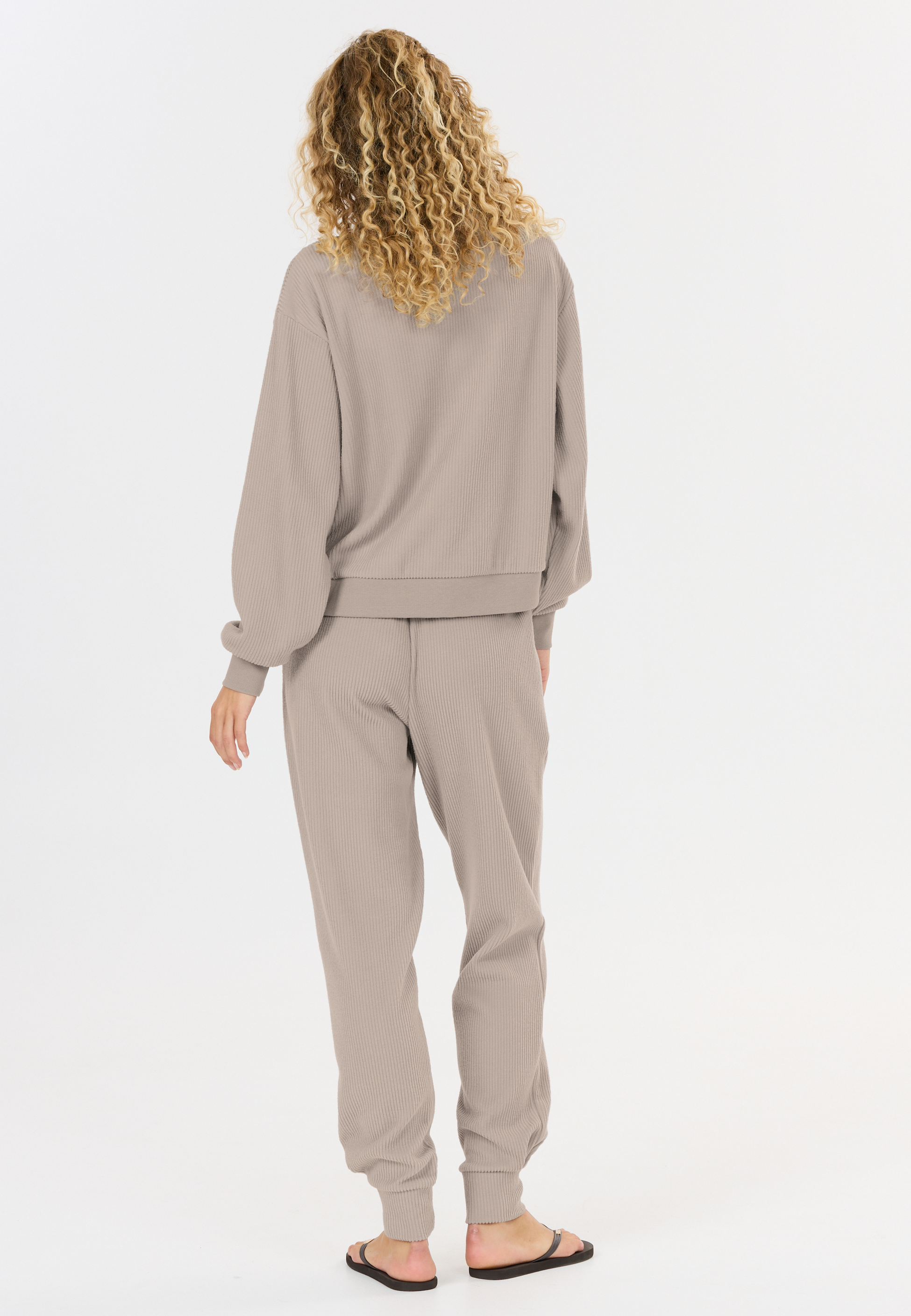ATHLECIA, Reiley