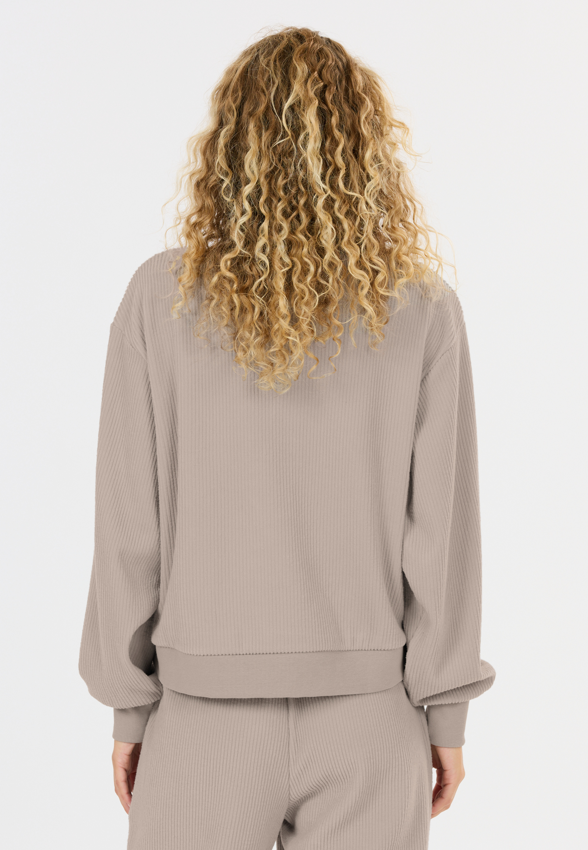 ATHLECIA, Reiley