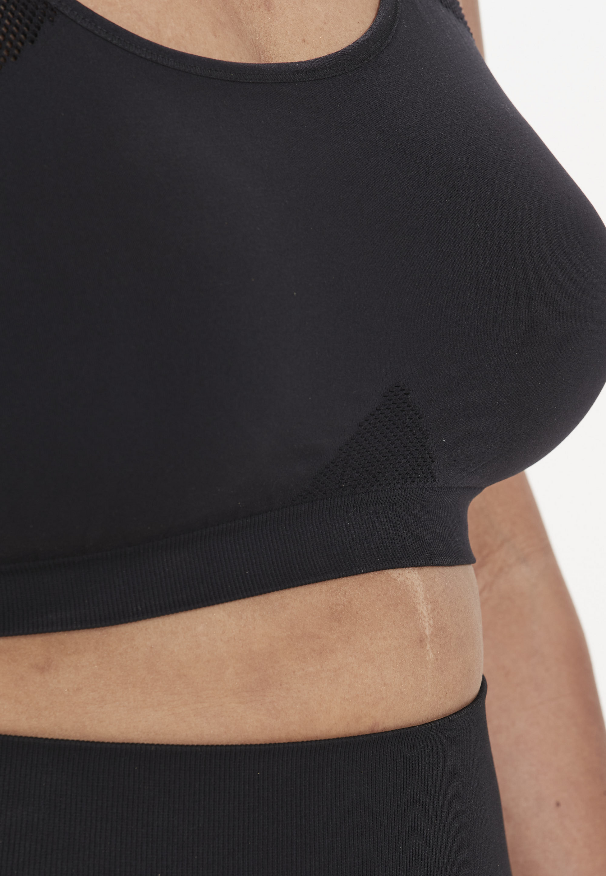 Q SPORTSWEAR, Rosa Seamless Sports Bra
