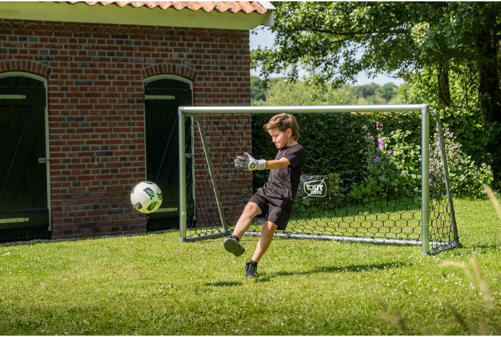 EXIT, Scala Fotbollsm&aring;l Av Aluminium 220x120cm &ndash; Matt Silver