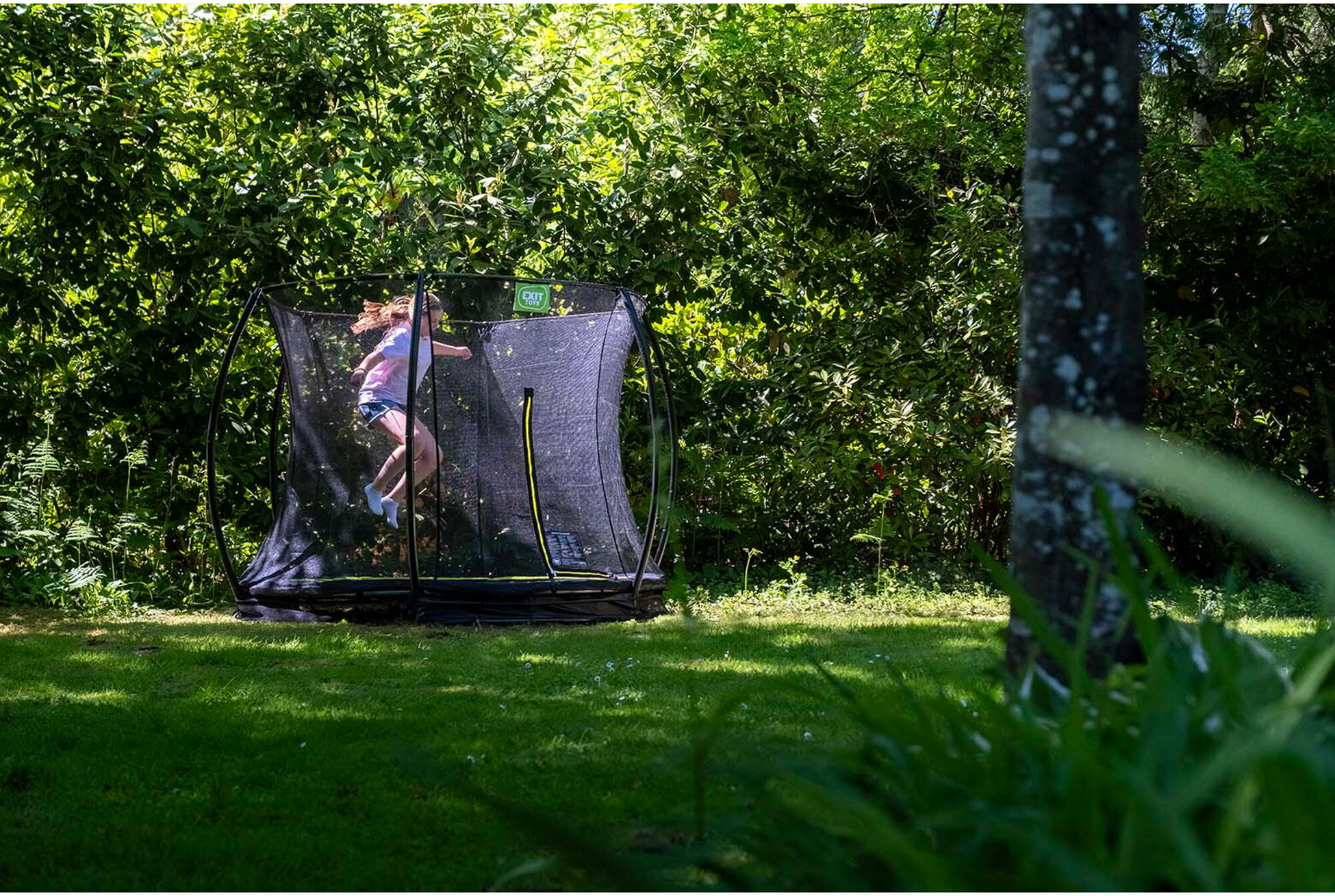 EXIT, Silhouette Nedgr&auml;vd Studsmatta &Oslash;244cm Med Skyddsn&auml;t - Svart