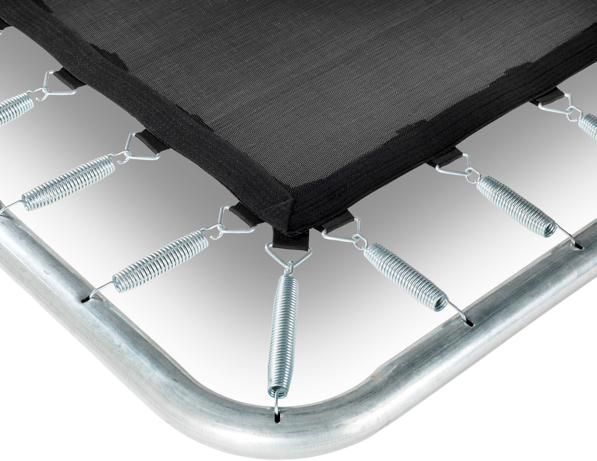 EXIT, Silhouette Nedgr&auml;vd Studsmatta 214x305cm Med Skyddsn&auml;t - Svart