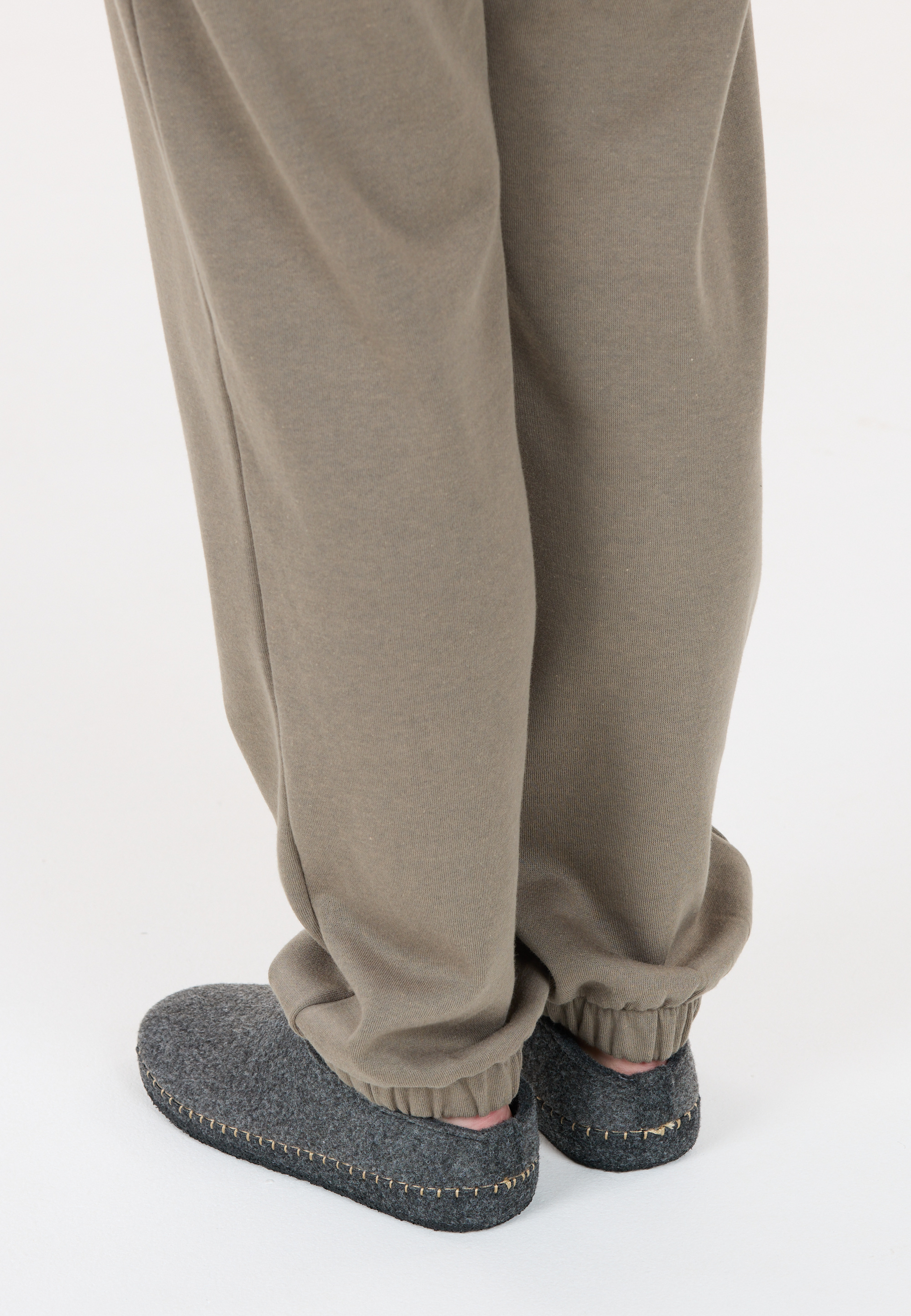 MOLS, Sinaka Slippers