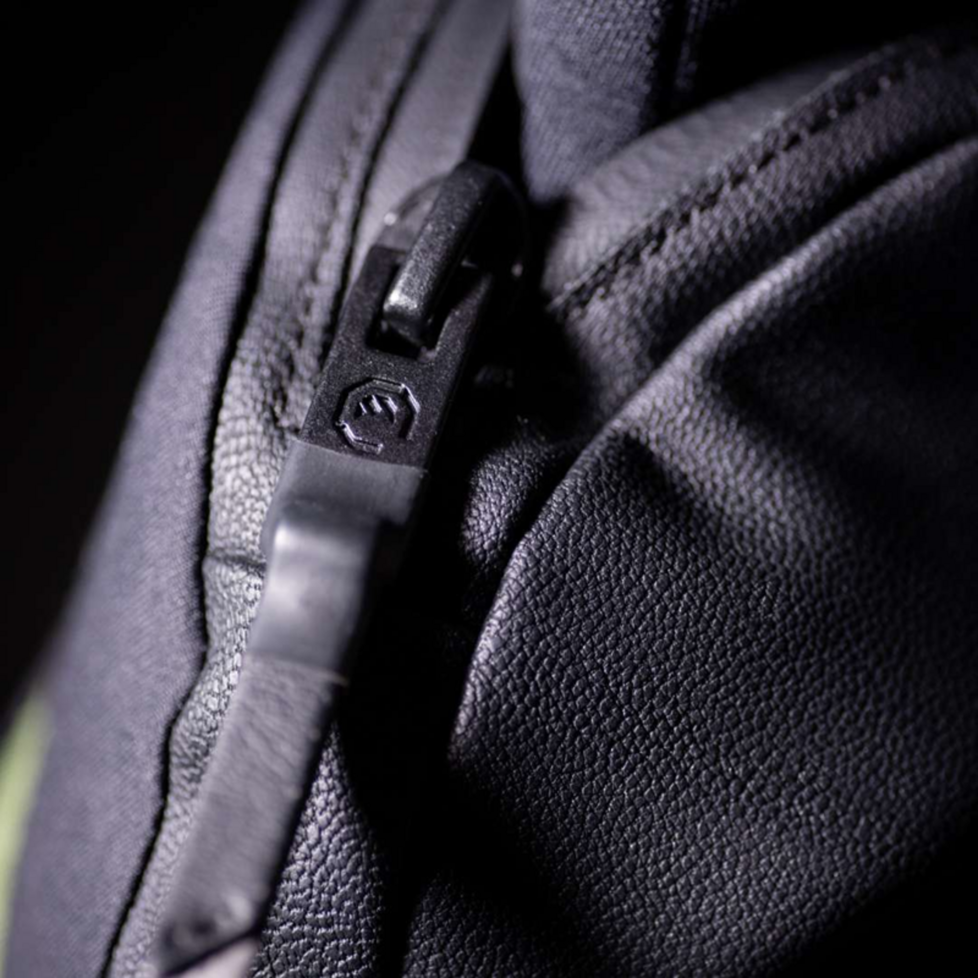 VALLERET, Skadi Zipper Mitt Lrs