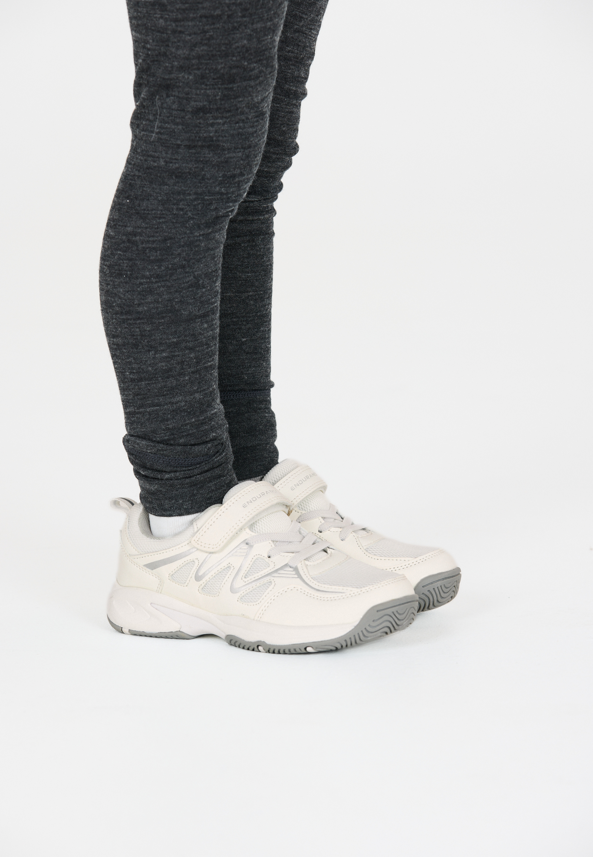 ENDURANCE, Tasi Shoes