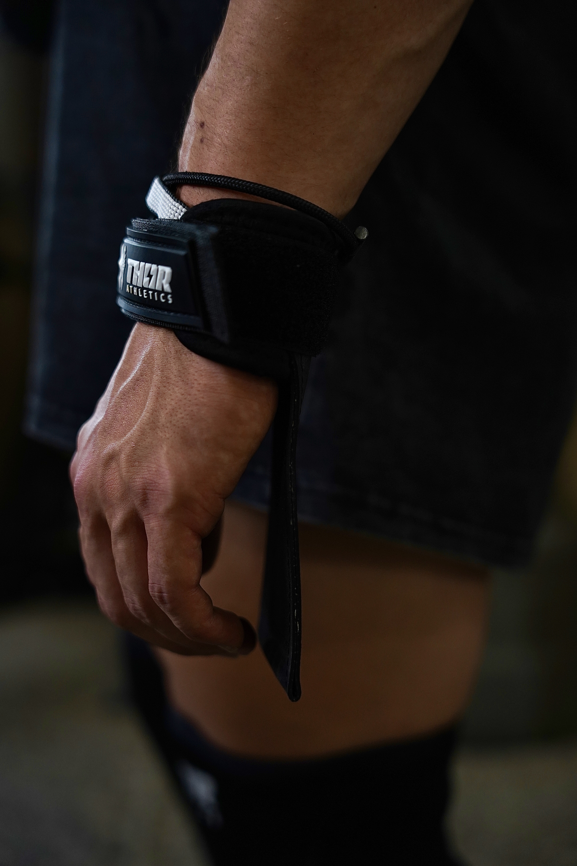 THOR ATHLETICS, Thor Athletics Lifting Grips &ndash; Power Grips For Strength Training And Fitness &ndash; Wrist Support &ndash; Black