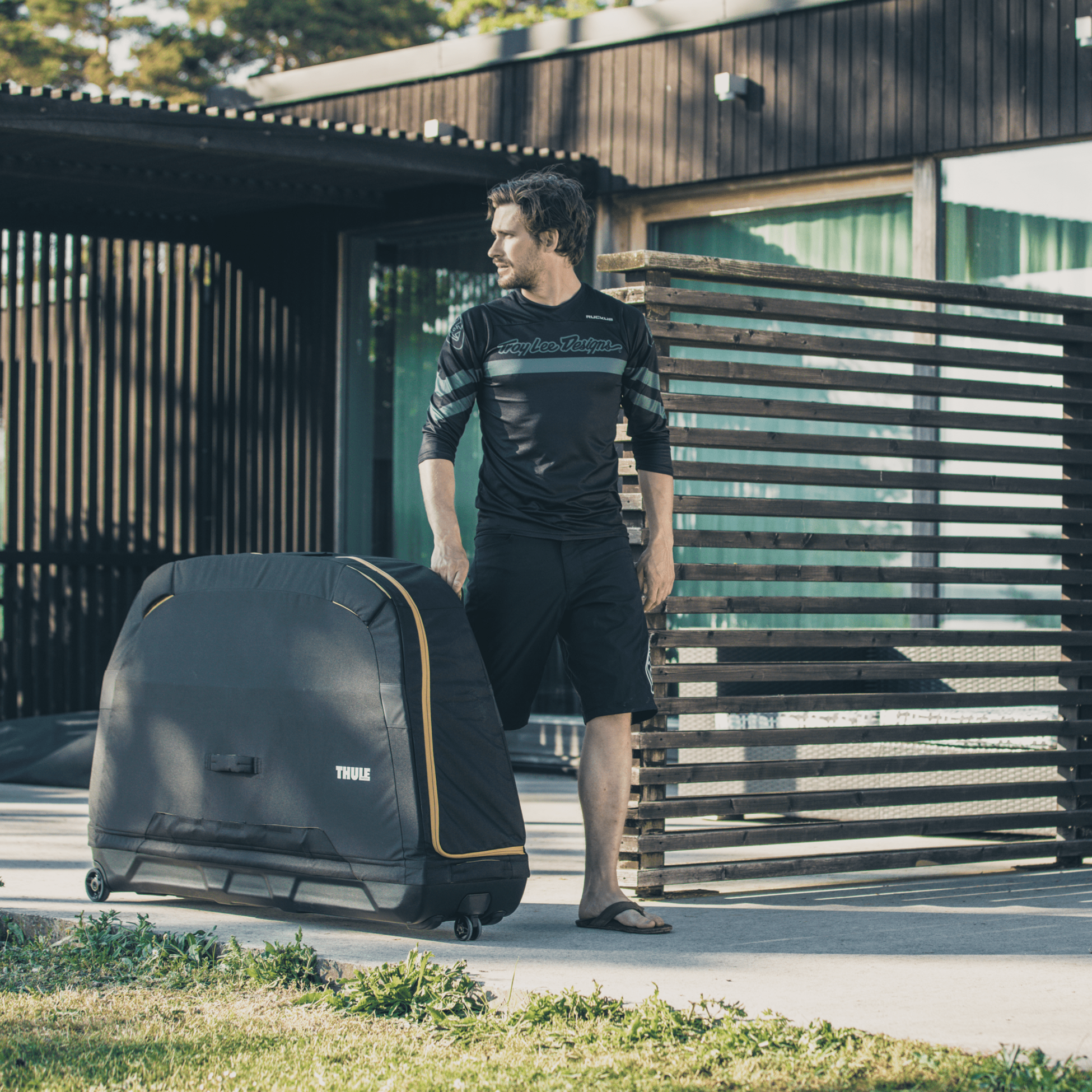 THULE, Thule Roundtrip Road Bike Travel Case