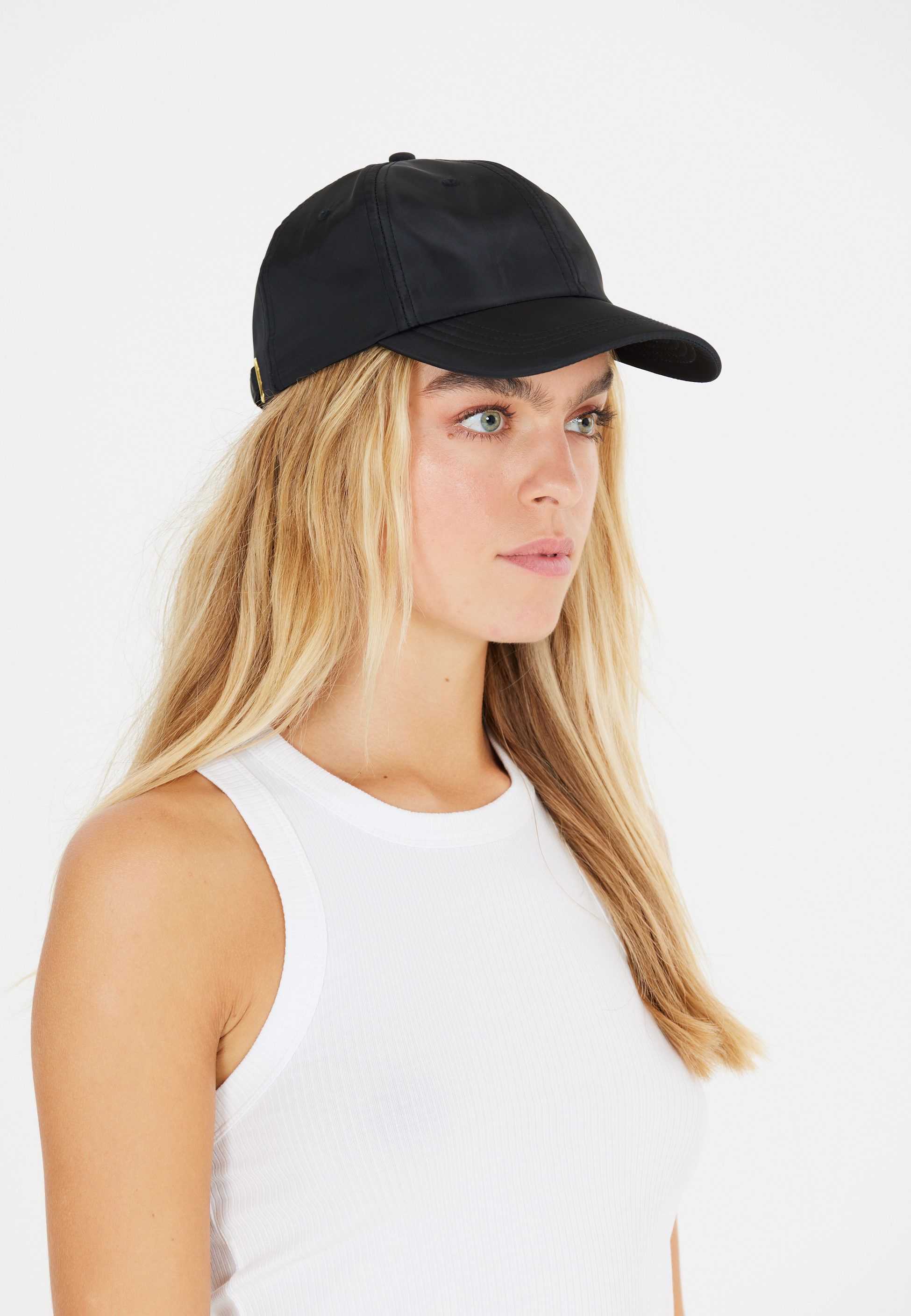 ATHLECIA, Trudy Cap