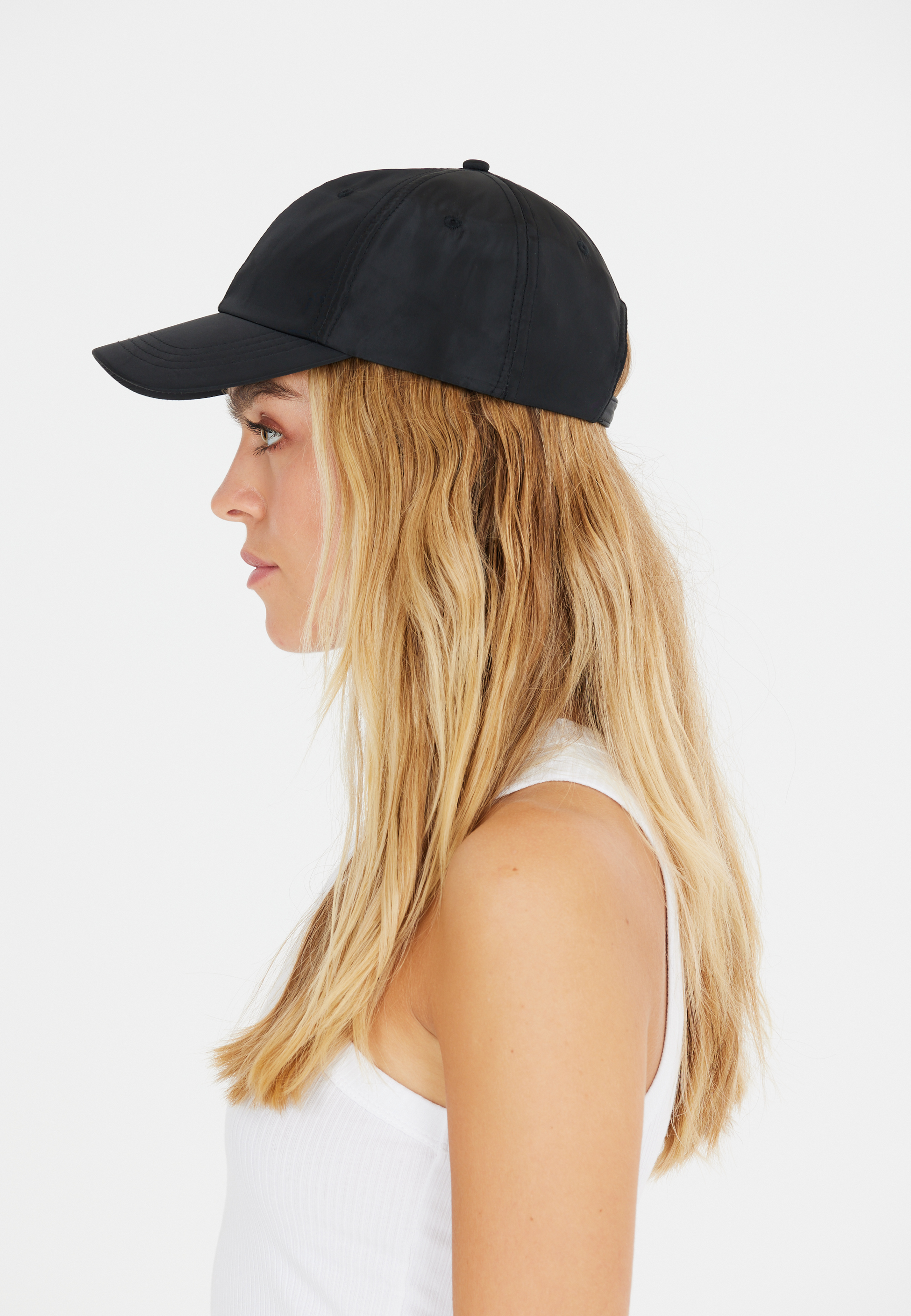 ATHLECIA, Trudy Cap