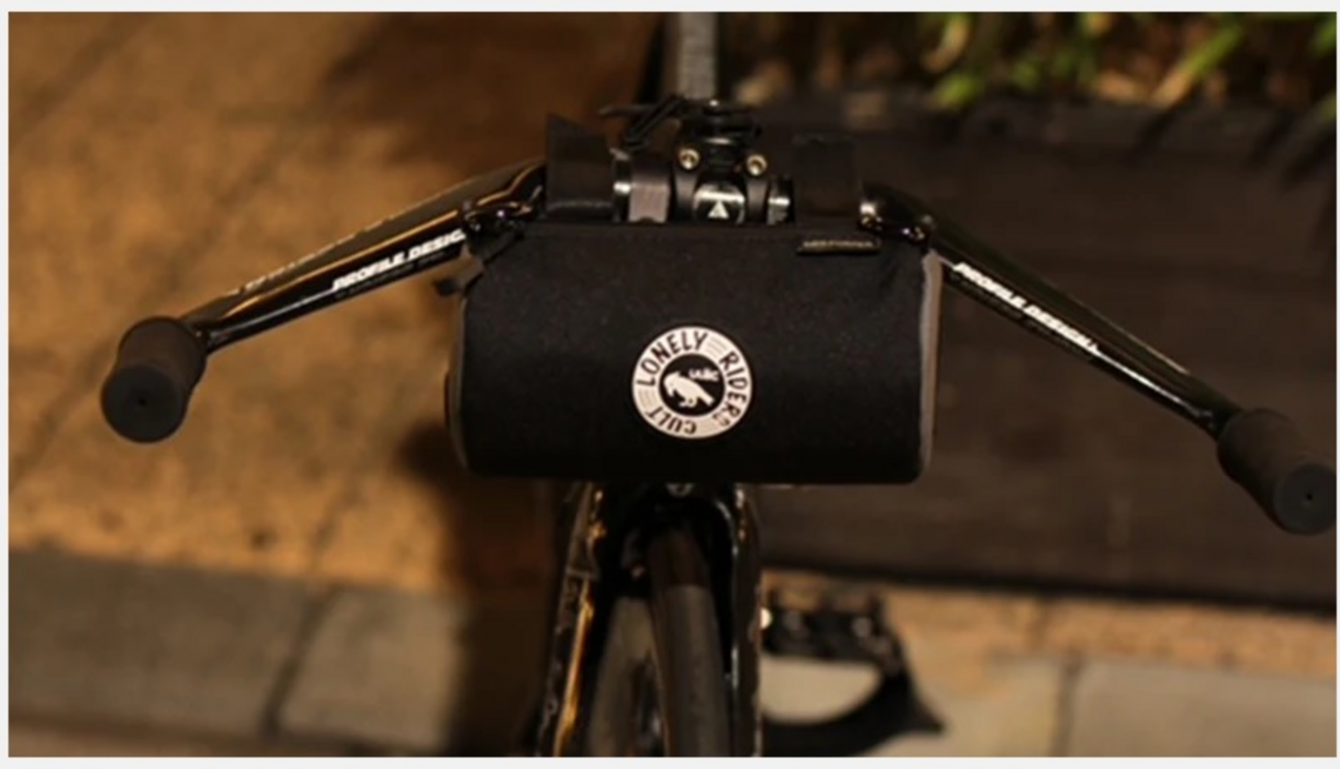 UL&Auml;C, UL&Auml;C cykelv&auml;ska Coursier Pulse (1,1l) Neo Porter Handlebar Bag