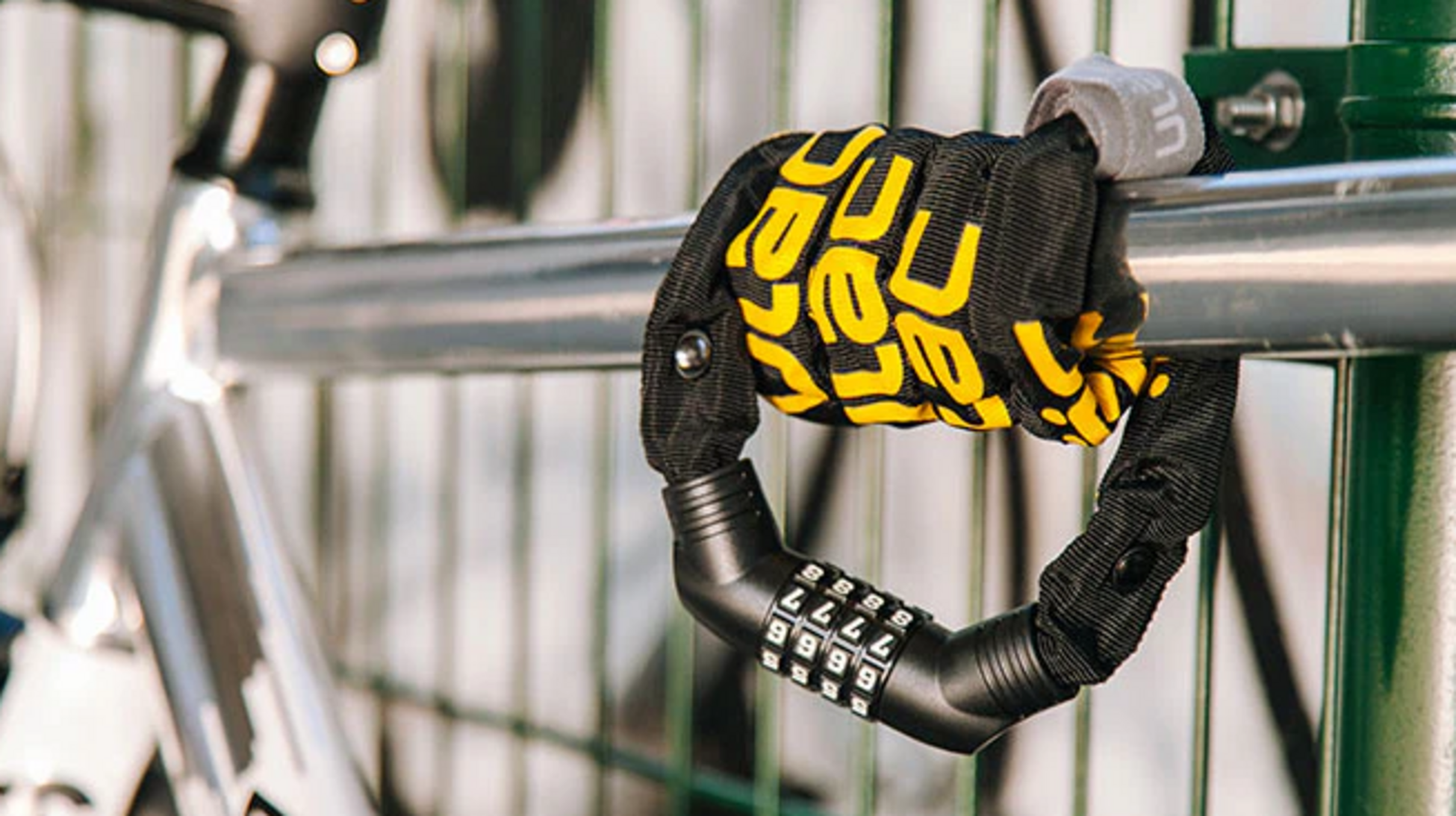 UL&Auml;C, Ul&auml;c Street Fighter Black Kedjel&aring;s Med Kod