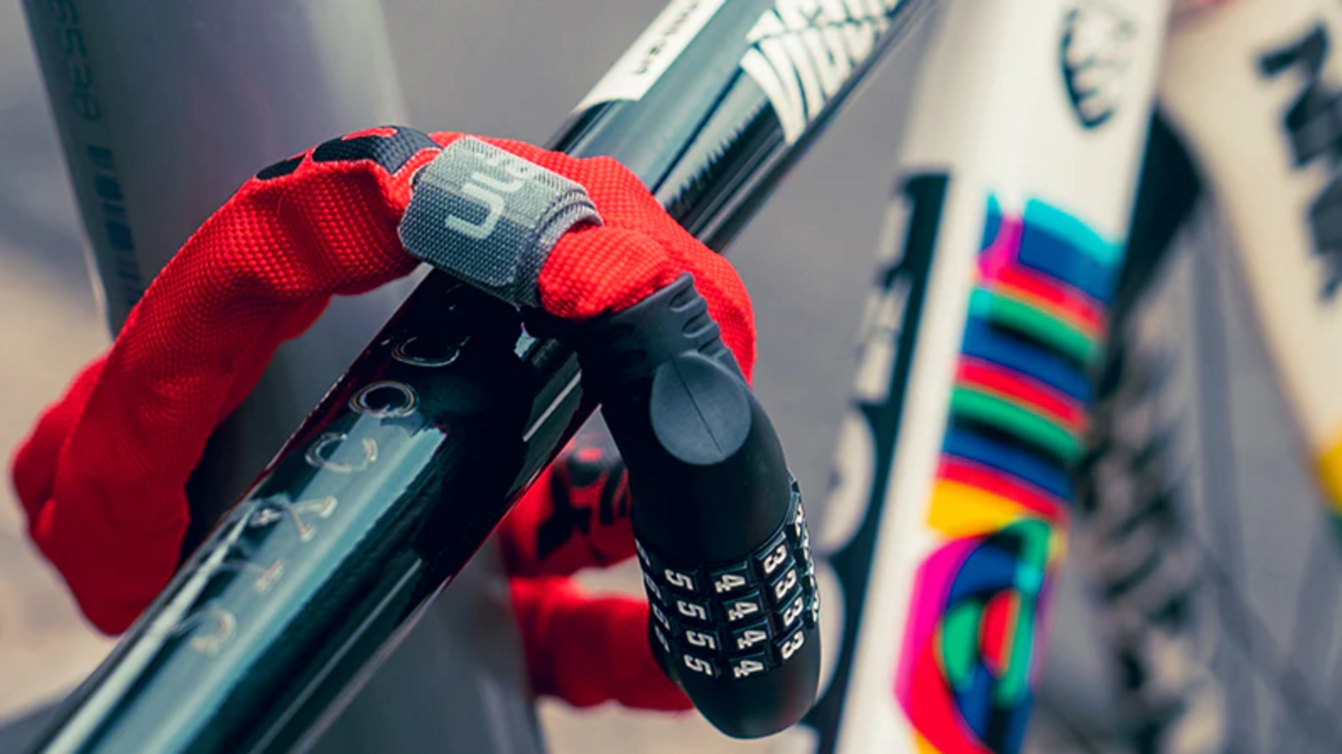 UL&Auml;C, Ul&auml;c Street Fighter Red Kedjel&aring;s Med Kod