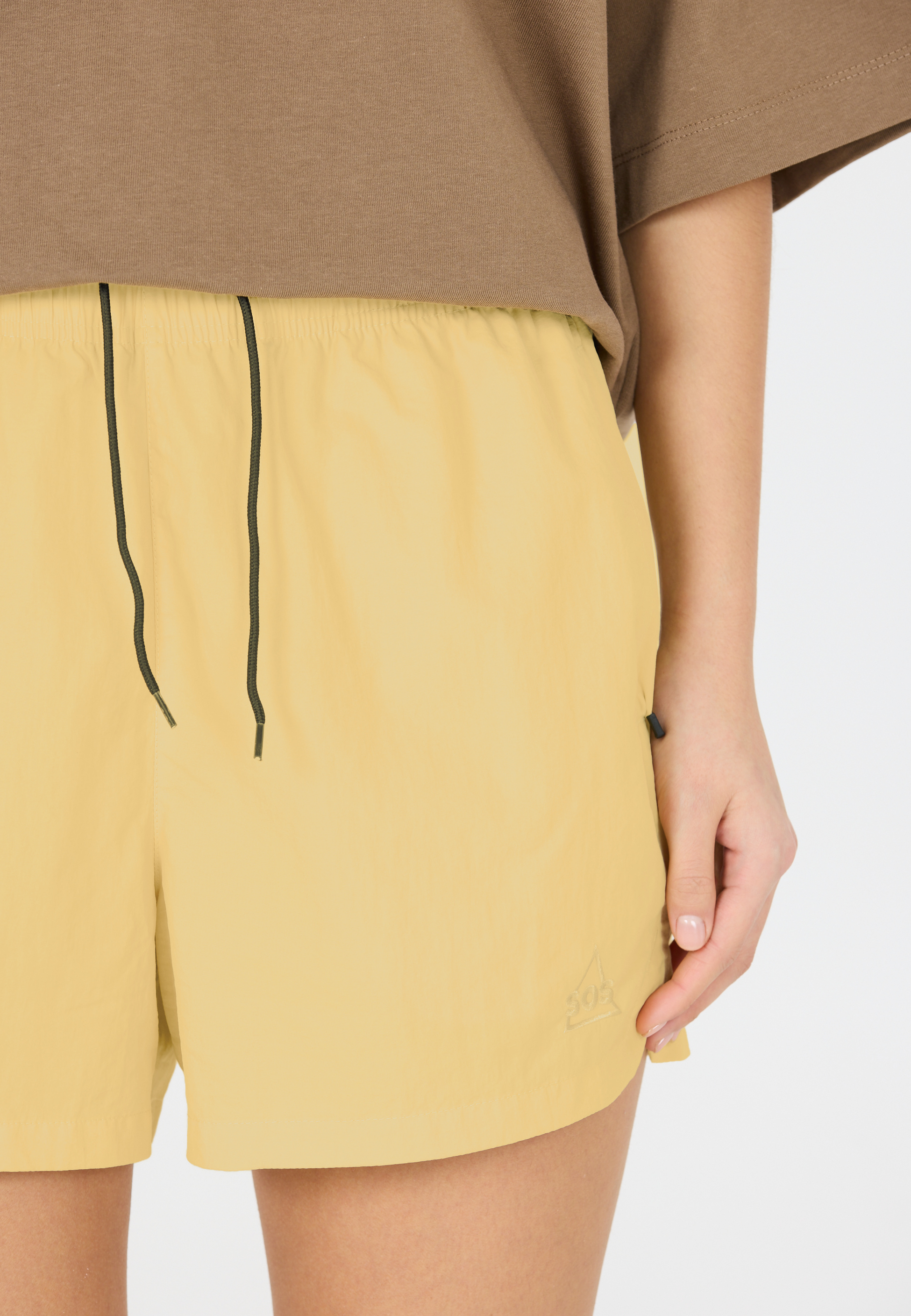 SOS, Whitsunday Shorts