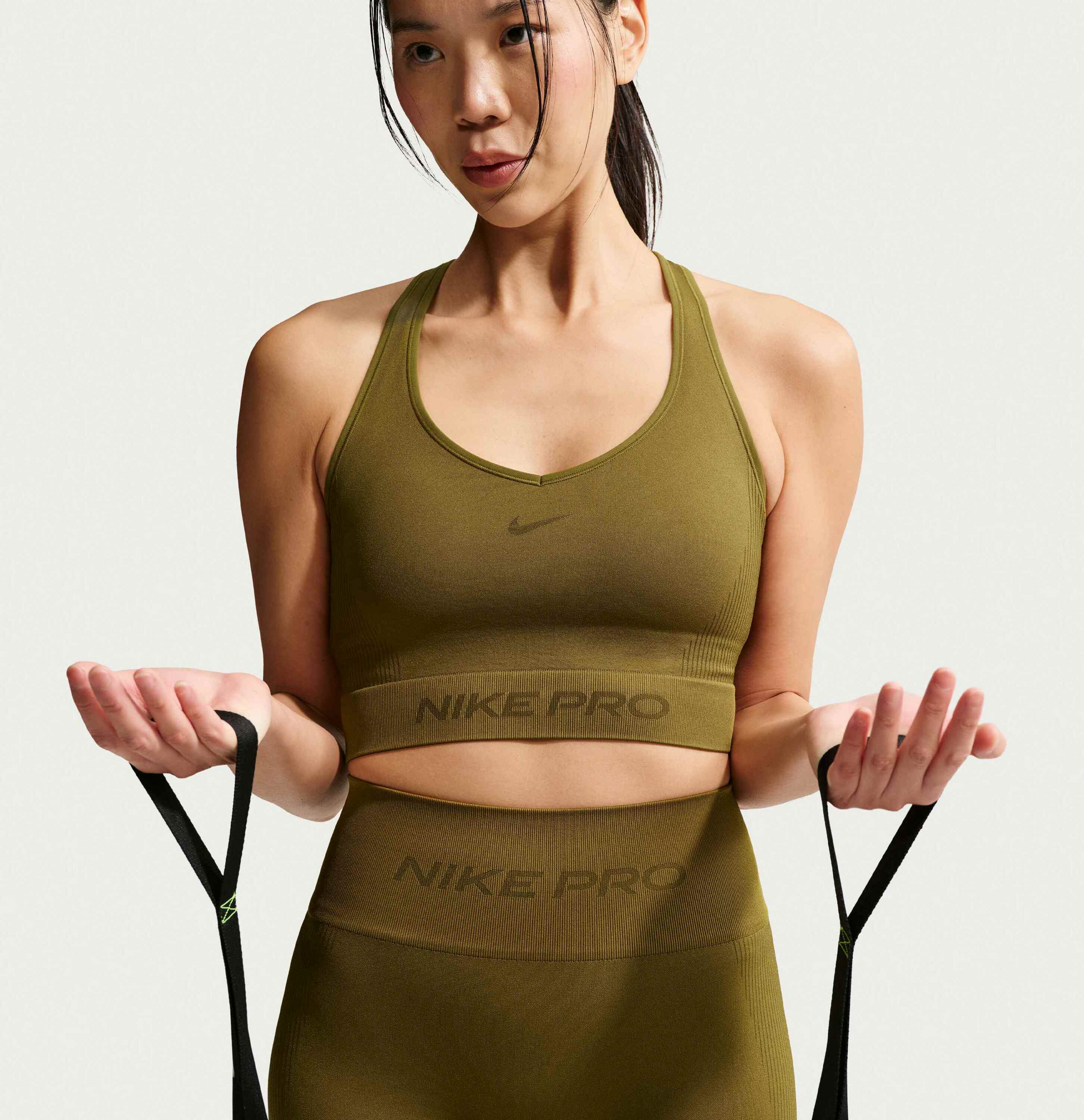 NIKE, Women's Dri-fit Cropped Tank Top Pro Seamless